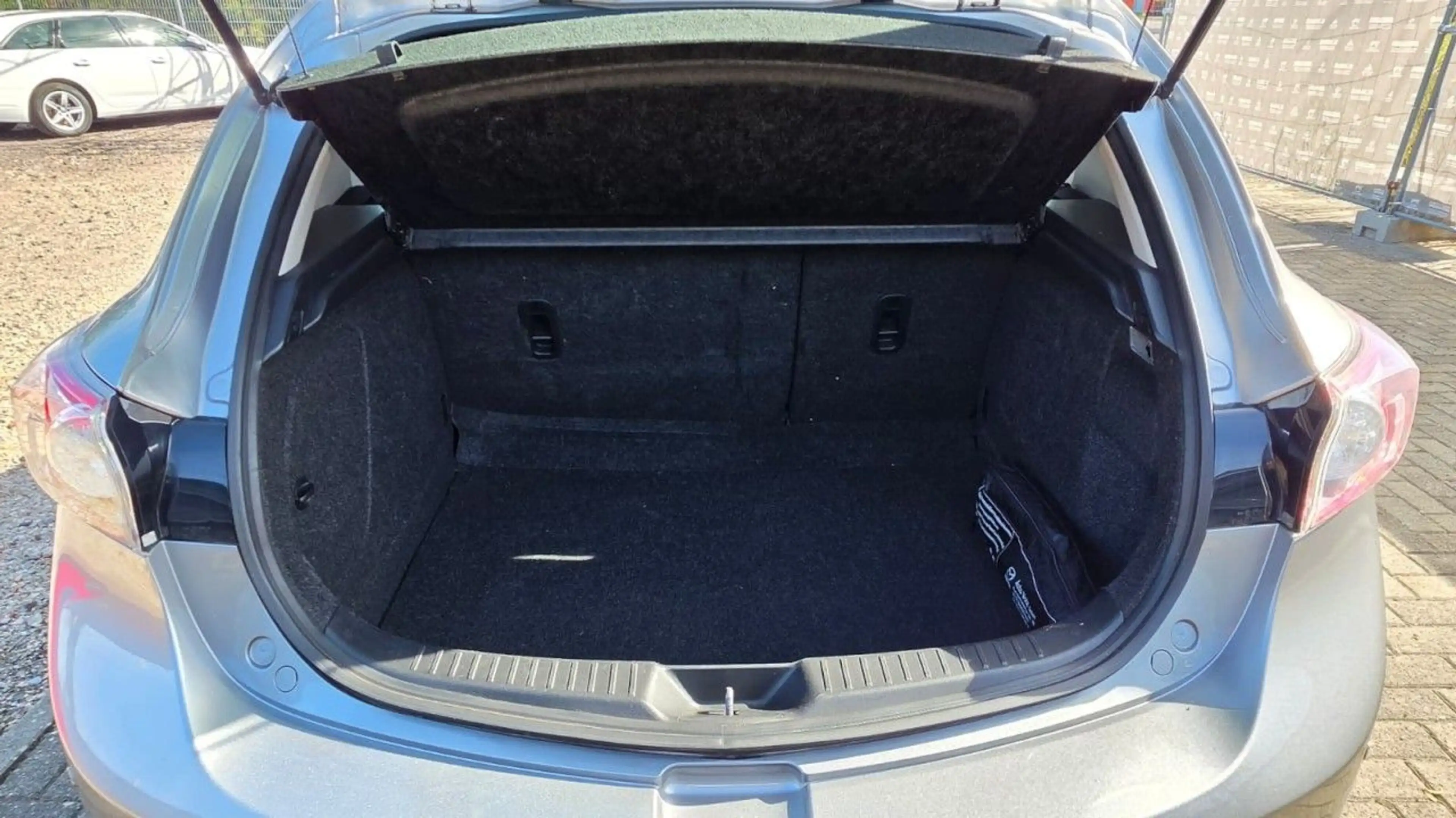 Mazda 3 1.6 MZR 90th Anniversary PDC SHZ TEMPOM KLIMA — photo 11