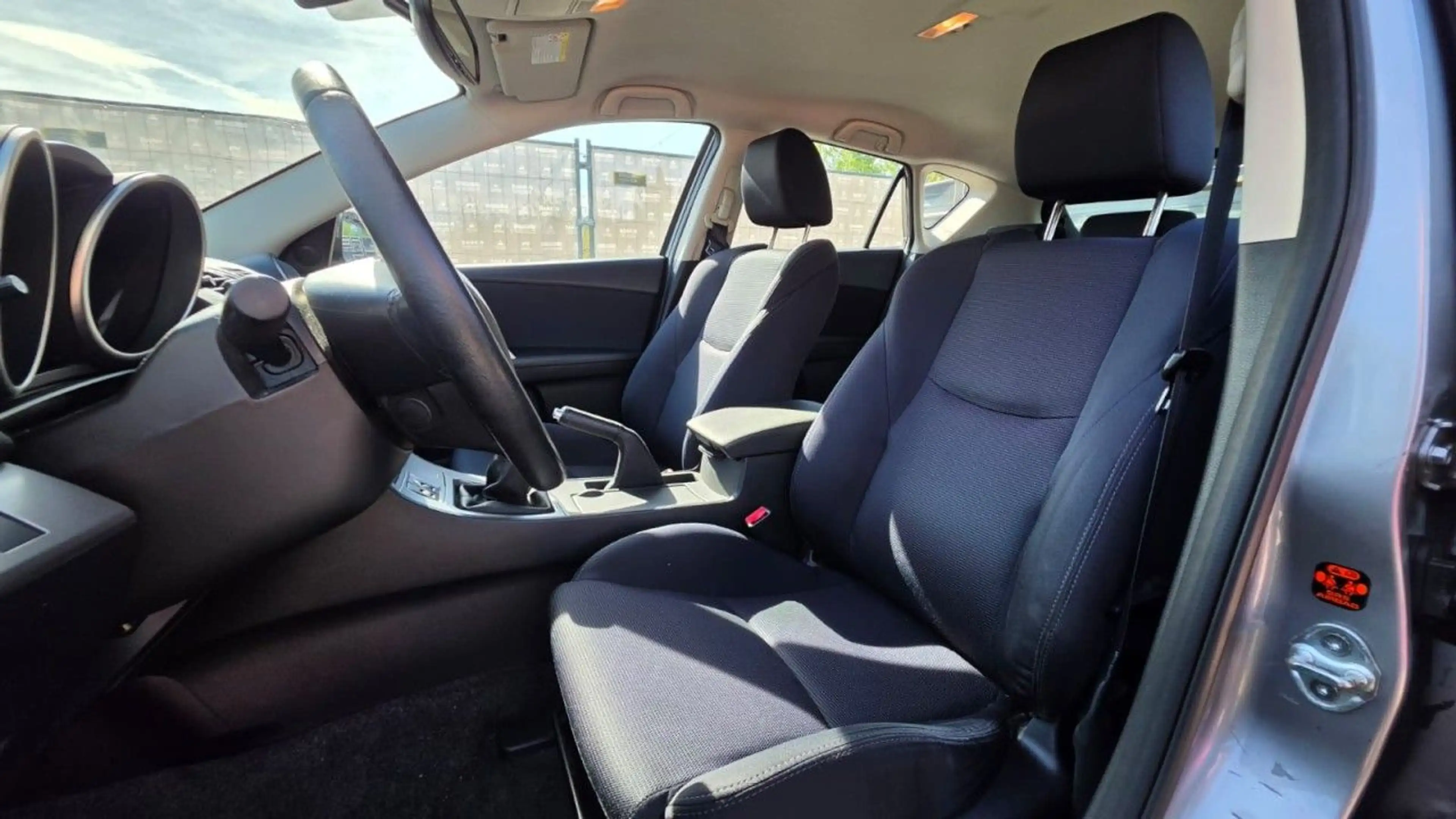 Mazda 3 1.6 MZR 90th Anniversary PDC SHZ TEMPOM KLIMA — photo 7