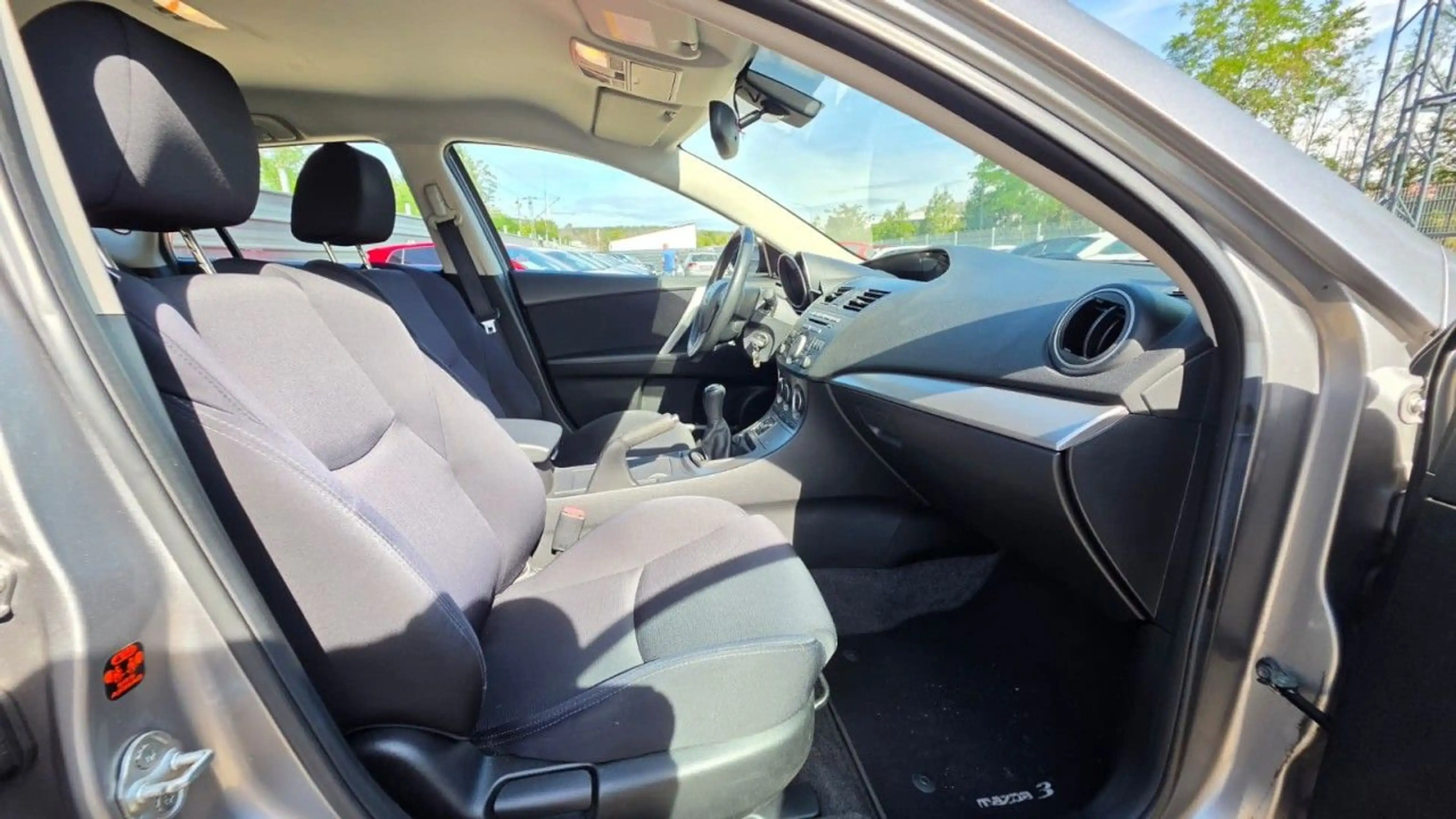 Mazda 3 1.6 MZR 90th Anniversary PDC SHZ TEMPOM KLIMA — photo 13