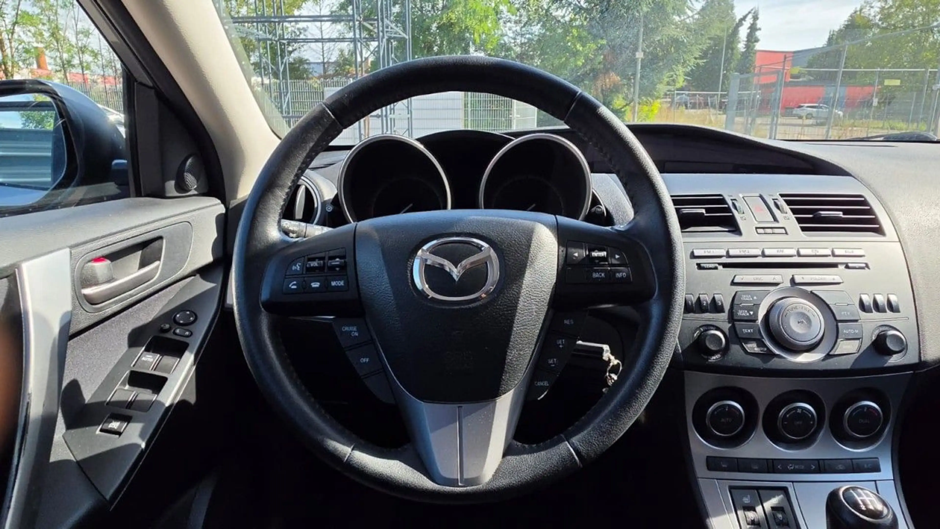 Mazda 3 1.6 MZR 90th Anniversary PDC SHZ TEMPOM KLIMA — photo 10