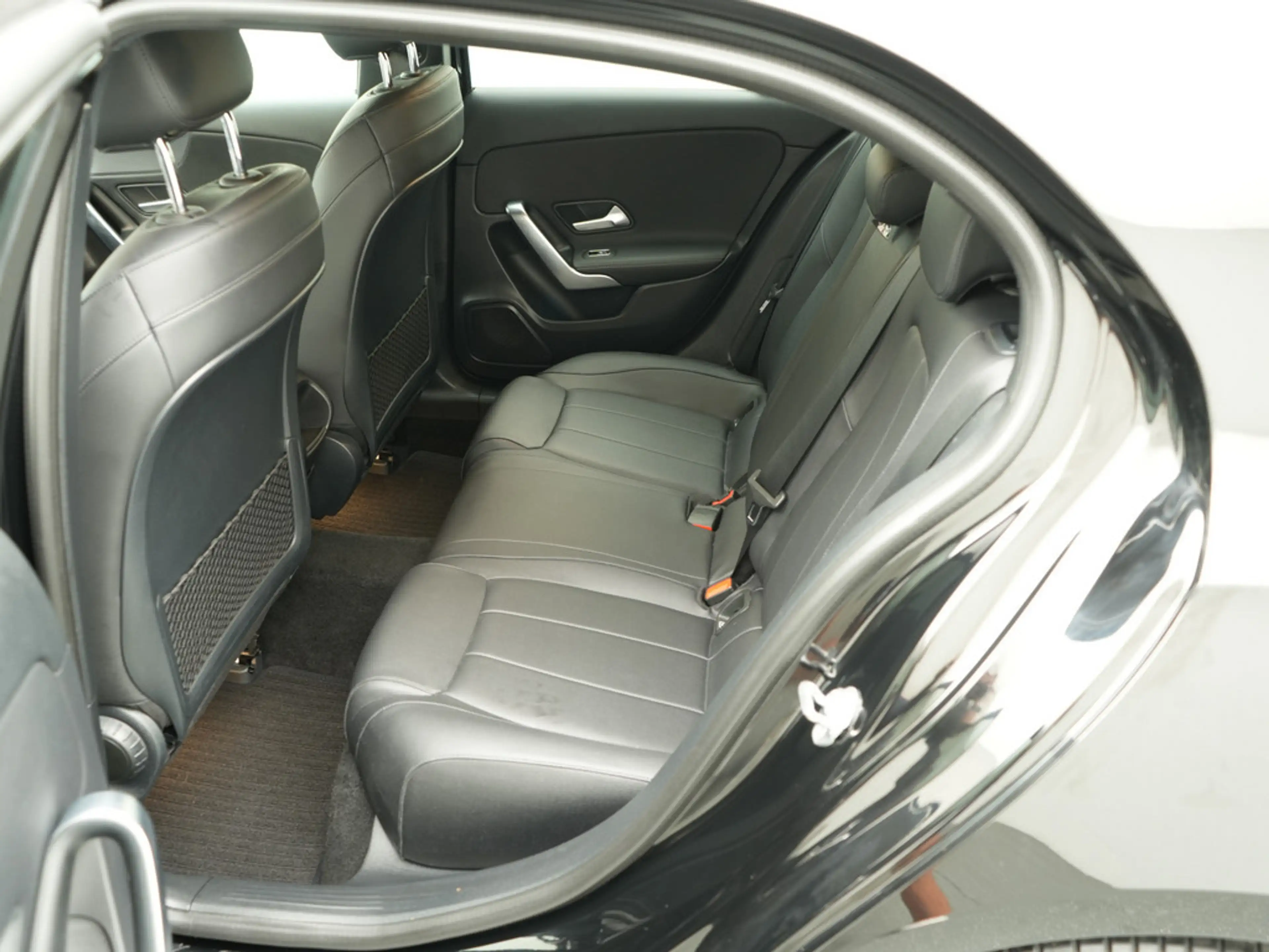 Mercedes-Benz A 180 Progressive NAVI KAM SHZ LED PTS KLIMA — photo 10