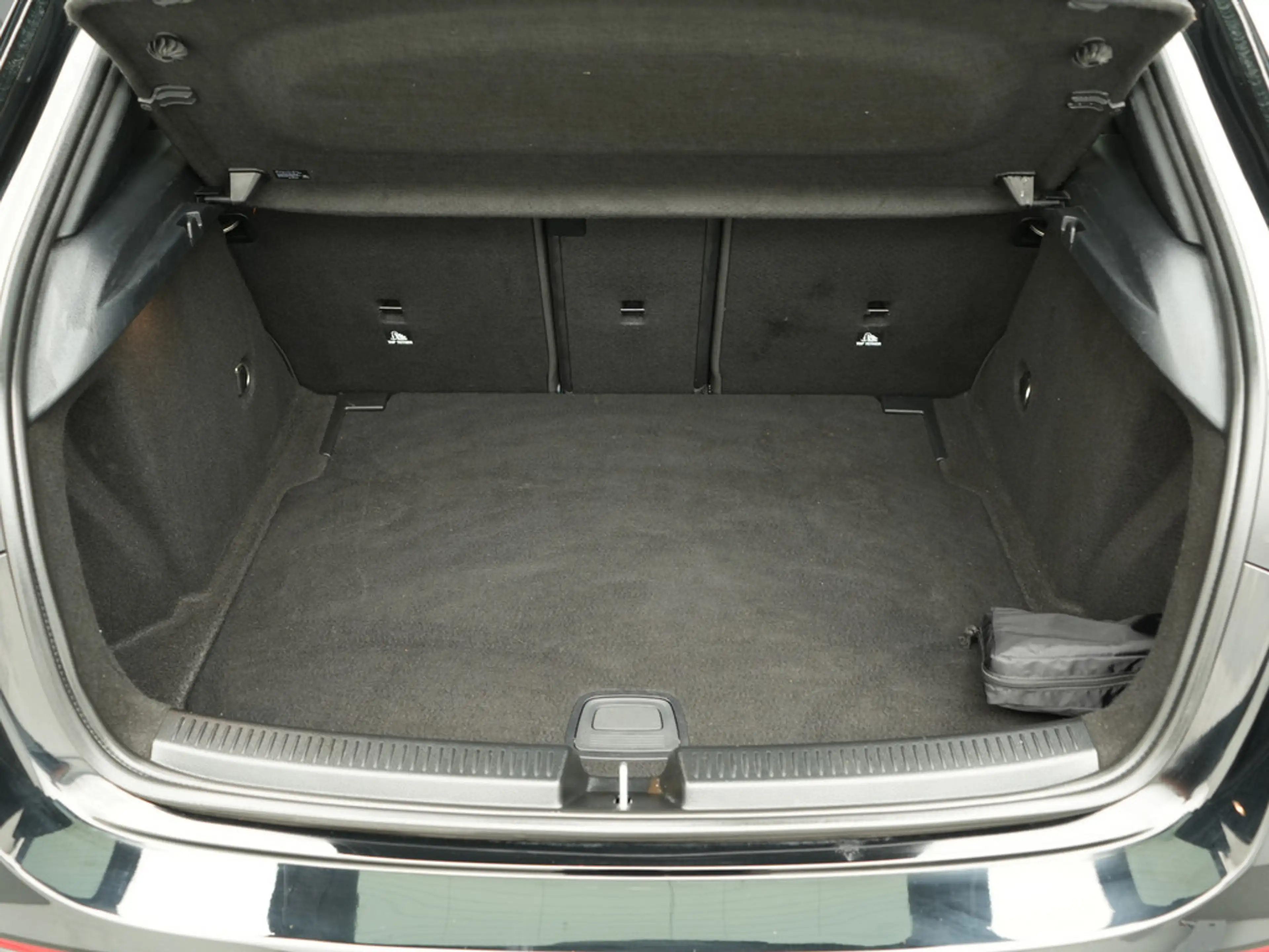Mercedes-Benz A 180 Progressive NAVI KAM SHZ LED PTS KLIMA — photo 11