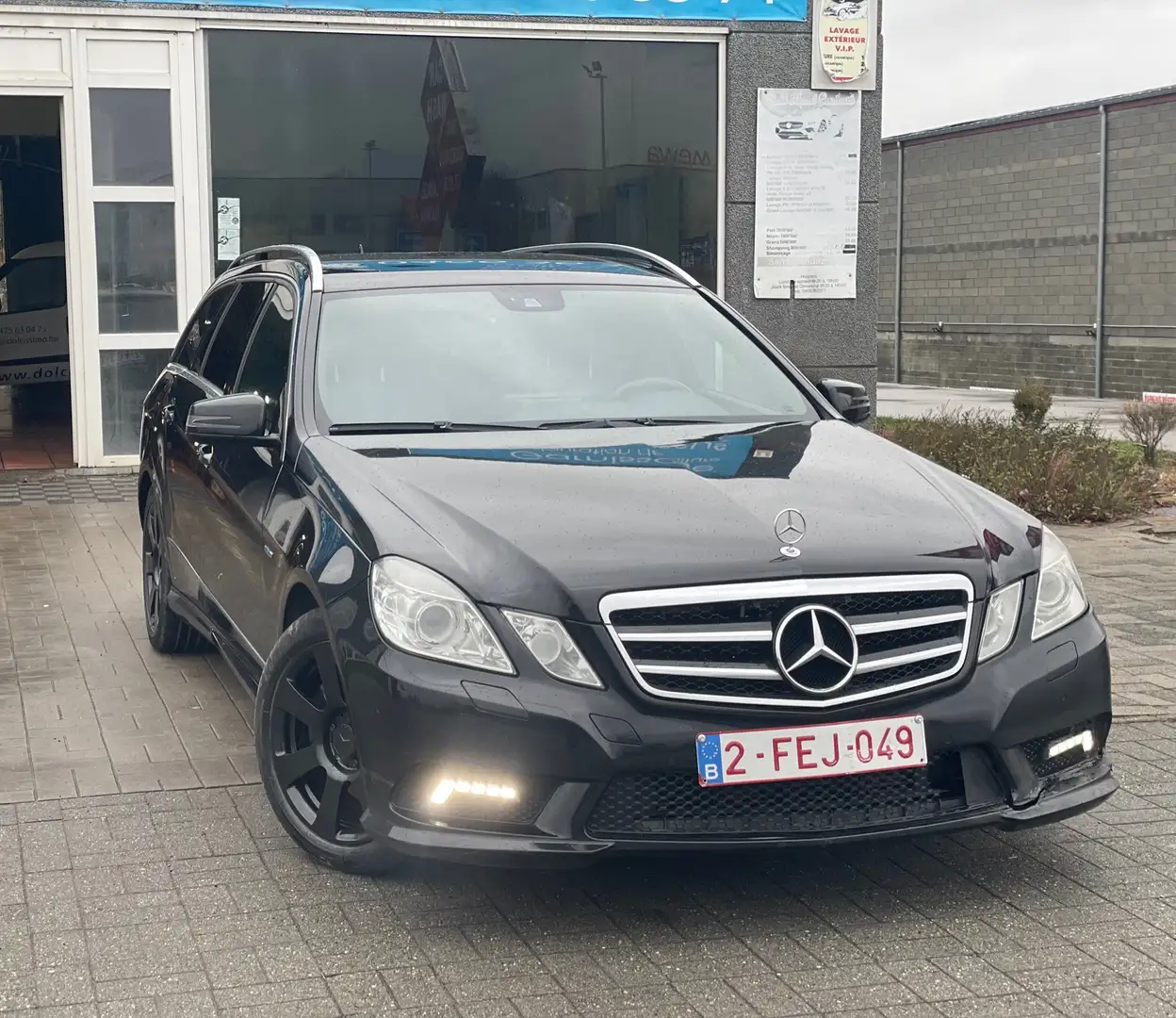 Mercedes-Benz E 220 T CDI DPF BlueEFFICIENCY Avantgarde - 2