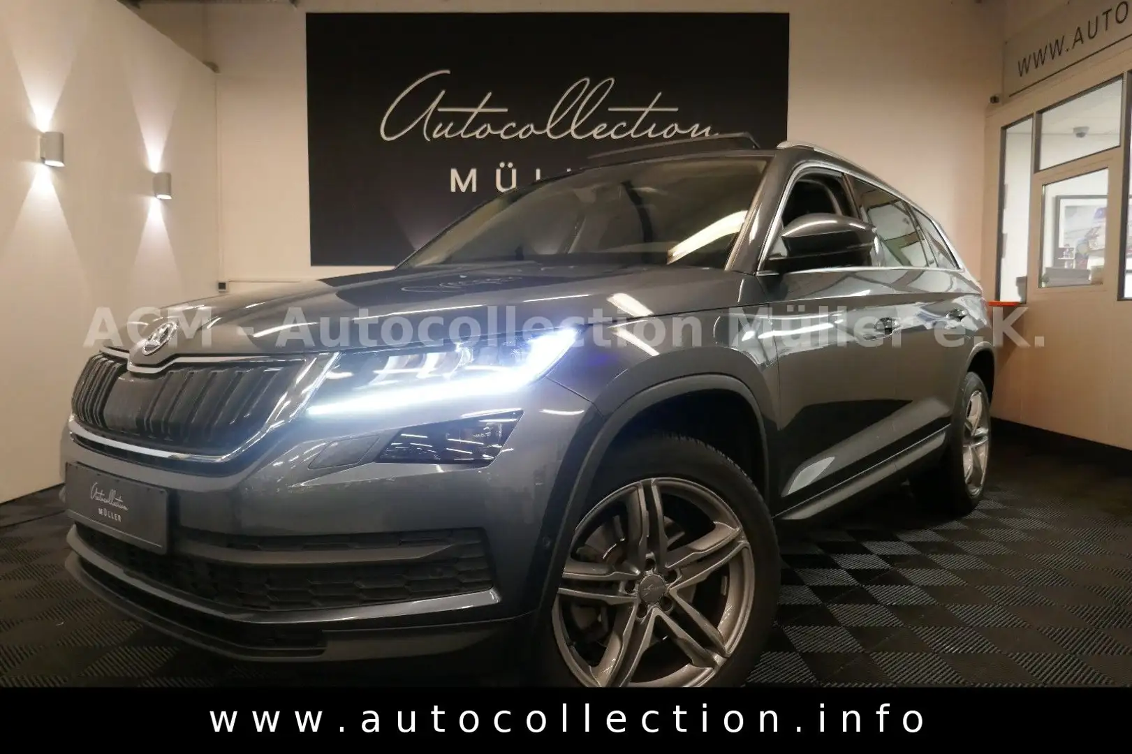 Skoda Kodiaq 4x4*Pano*2.Hand*360°*LED*AHK*Navi*ACC*TWA Grey - 1