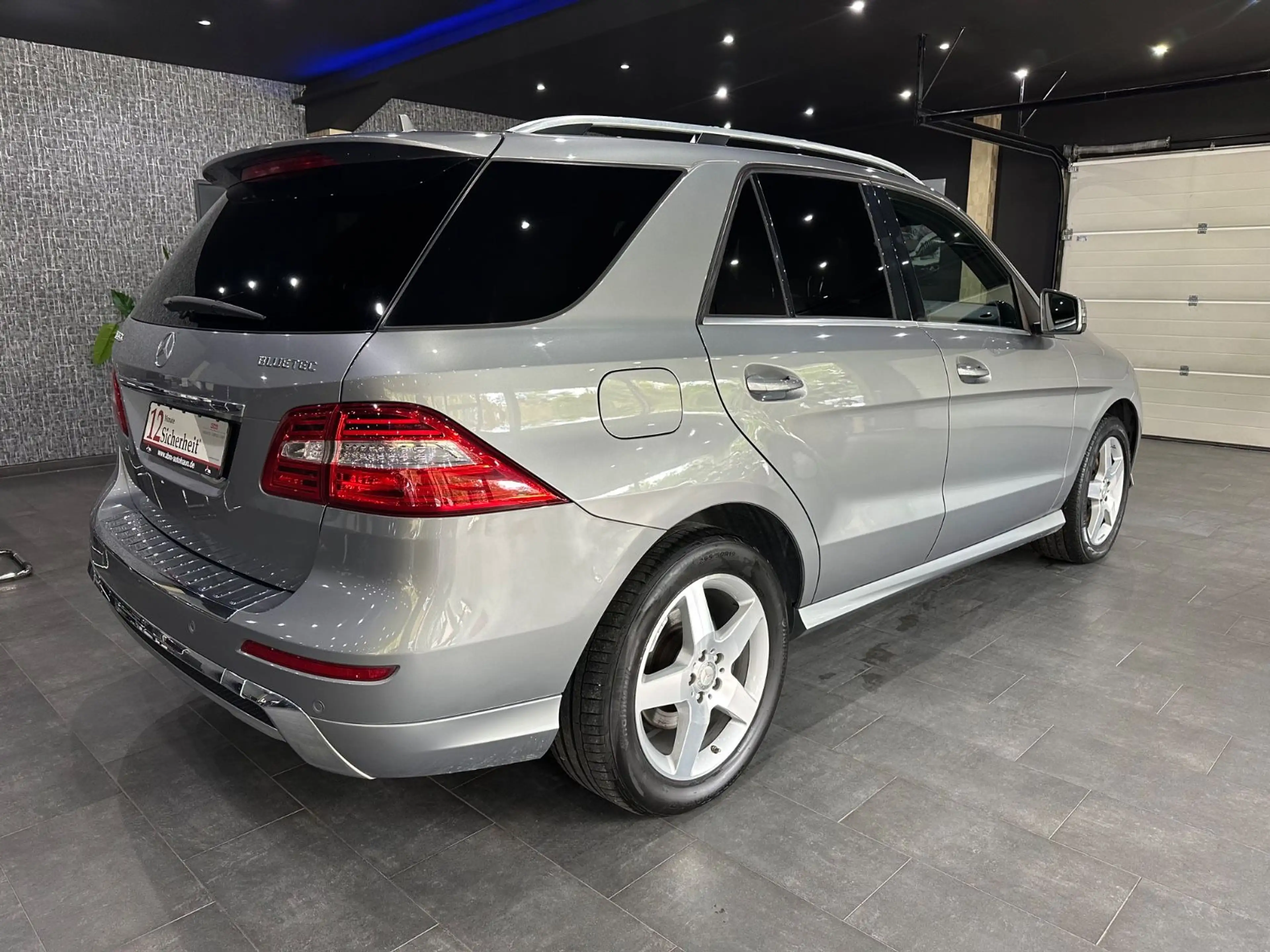 Mercedes-Benz ML 350 BlueTec 4Matic AMG Paket / Panorama/ EUR6 — photo 4