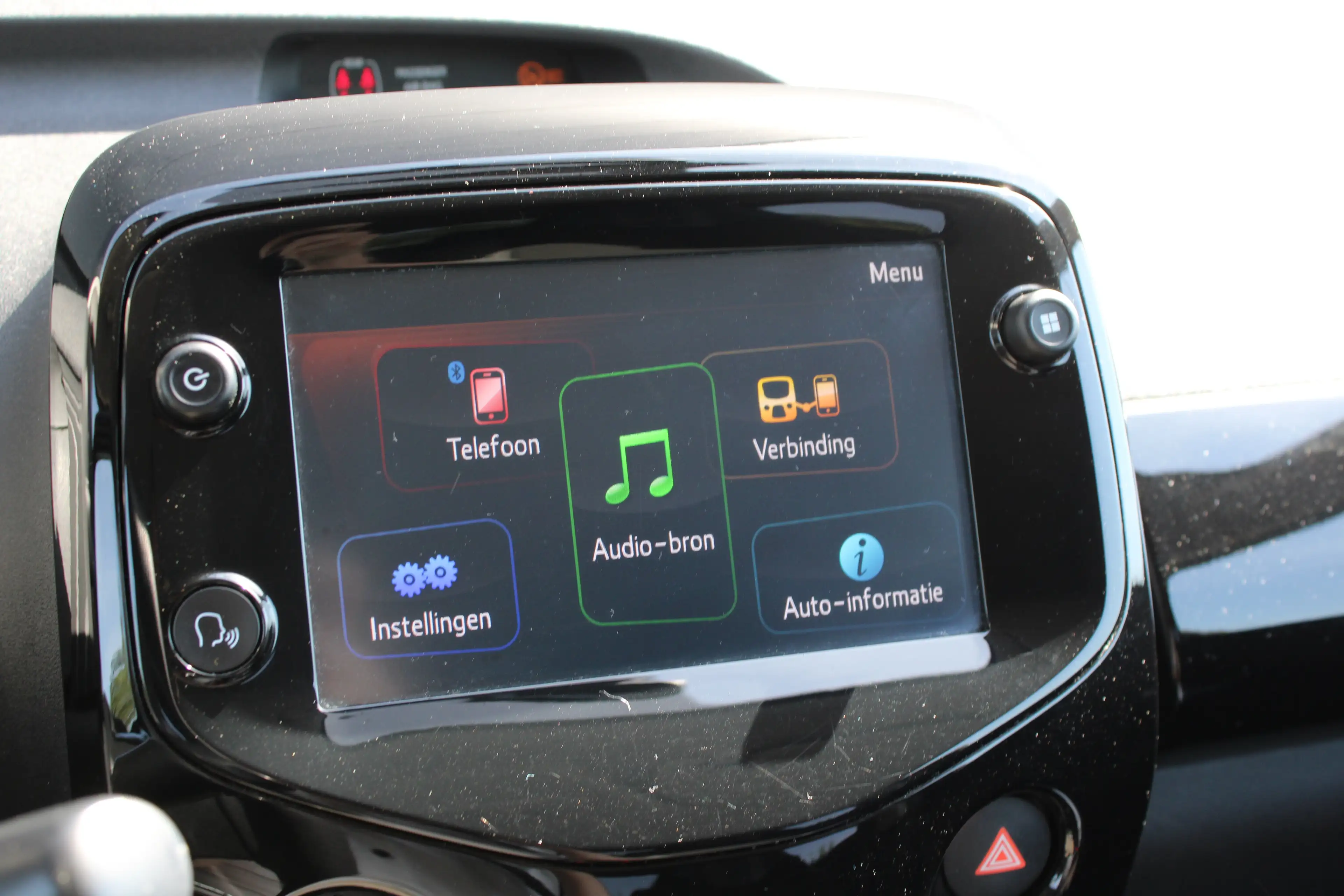 Peugeot 108 1.0 e-VTi Allure | Navi by app | Camera | Climate — photo 12