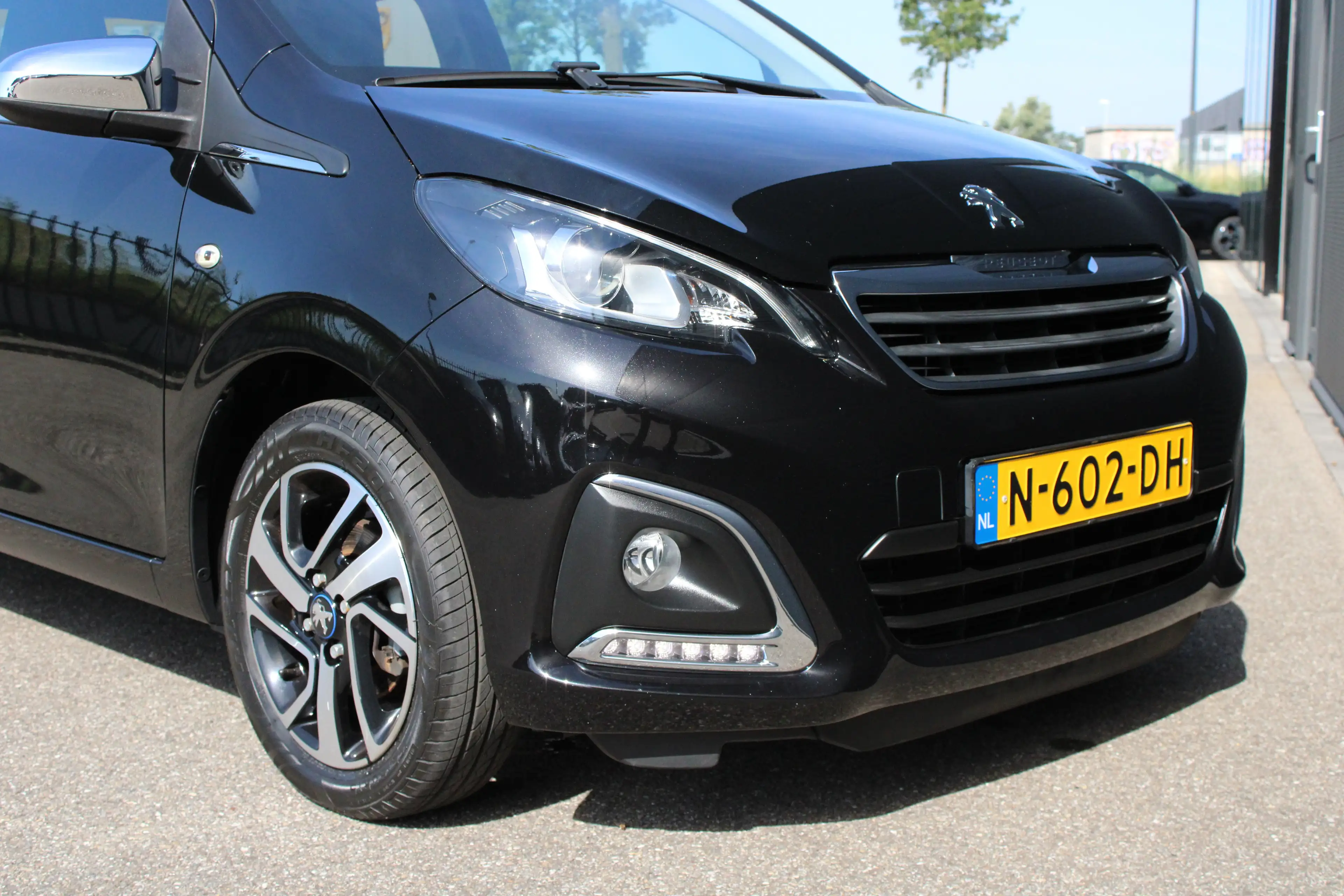 Peugeot 108 1.0 e-VTi Allure | Navi by app | Camera | Climate — photo 6