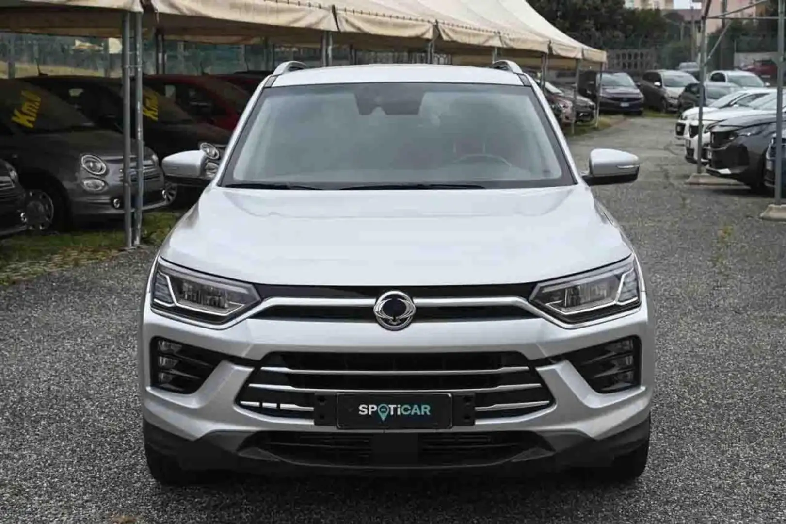 SsangYong Korando 1.6 Diesel 2WD Icon Grau - 2