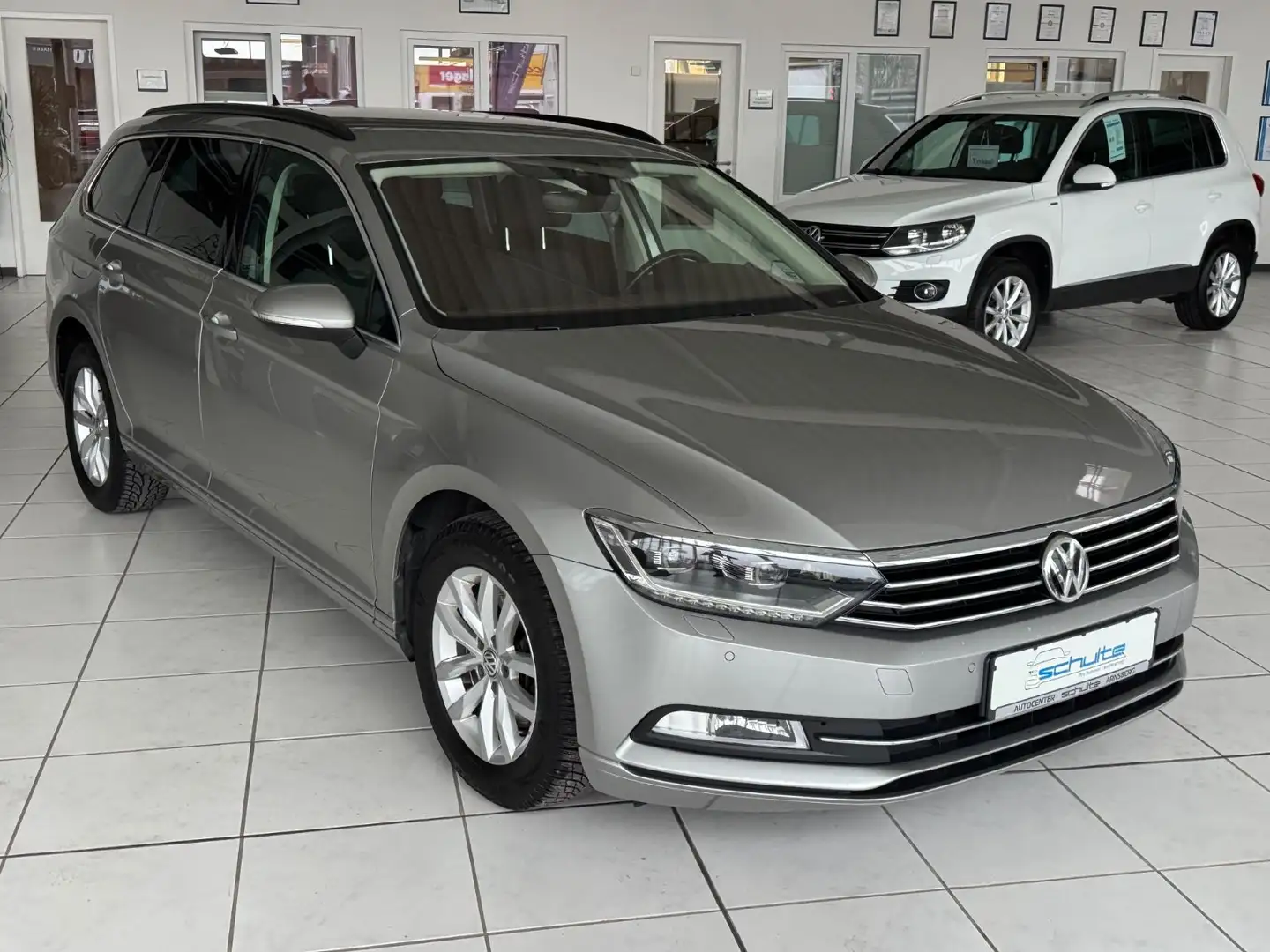 Volkswagen Passat Variant Comfortline Business ACC*LED* Silber - 2