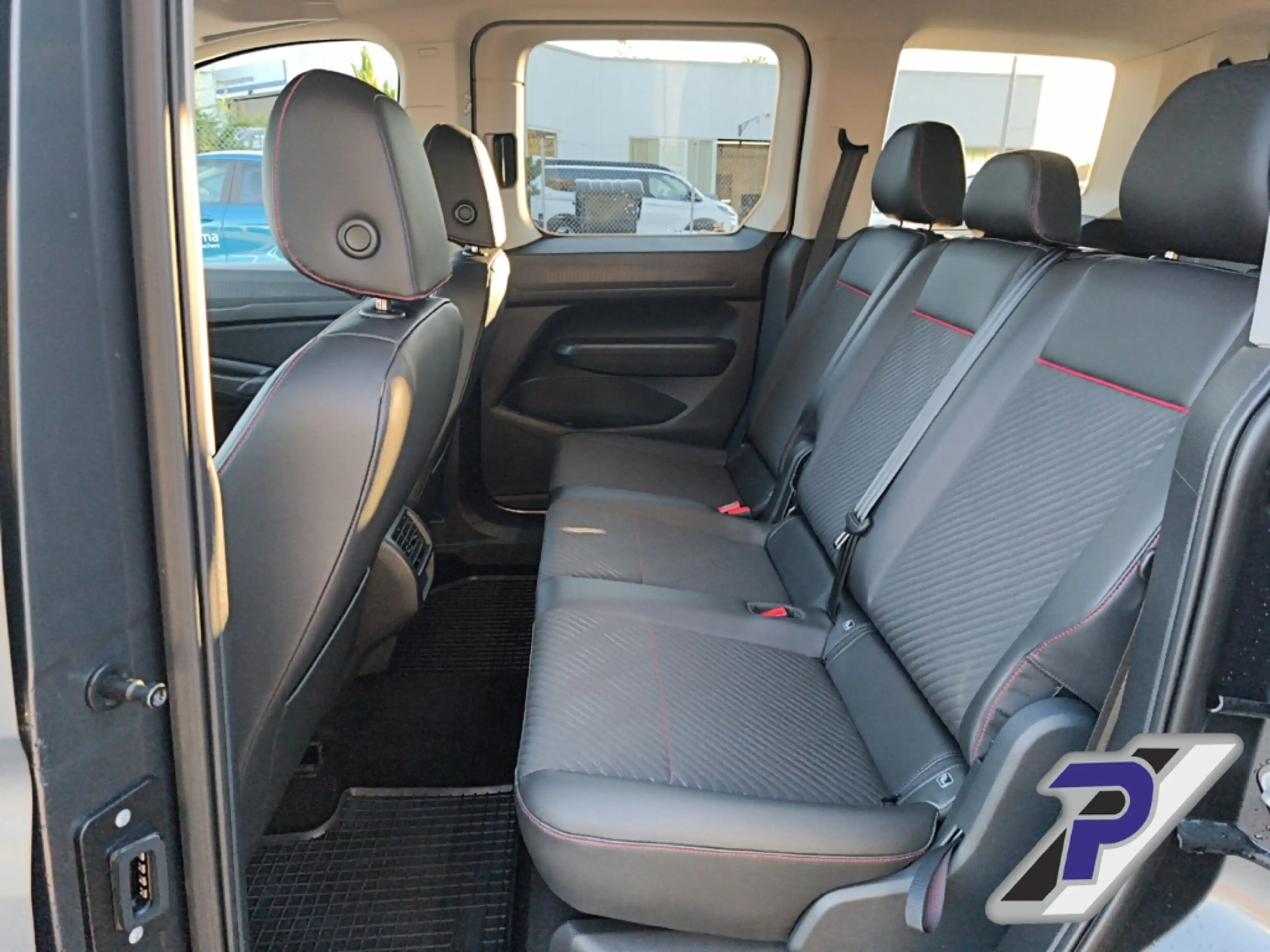 Ford Tourneo Connect L1 Sport 7-Sitzer+18ZOLL LM+WINTER-PAK+LADESTADION — photo 13
