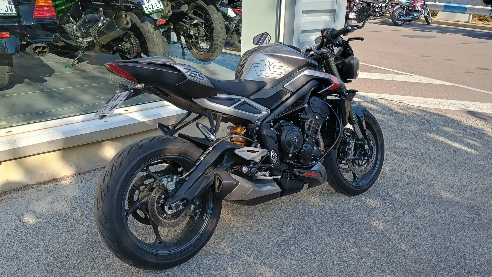 Triumph Street Triple 765 Grau - 2