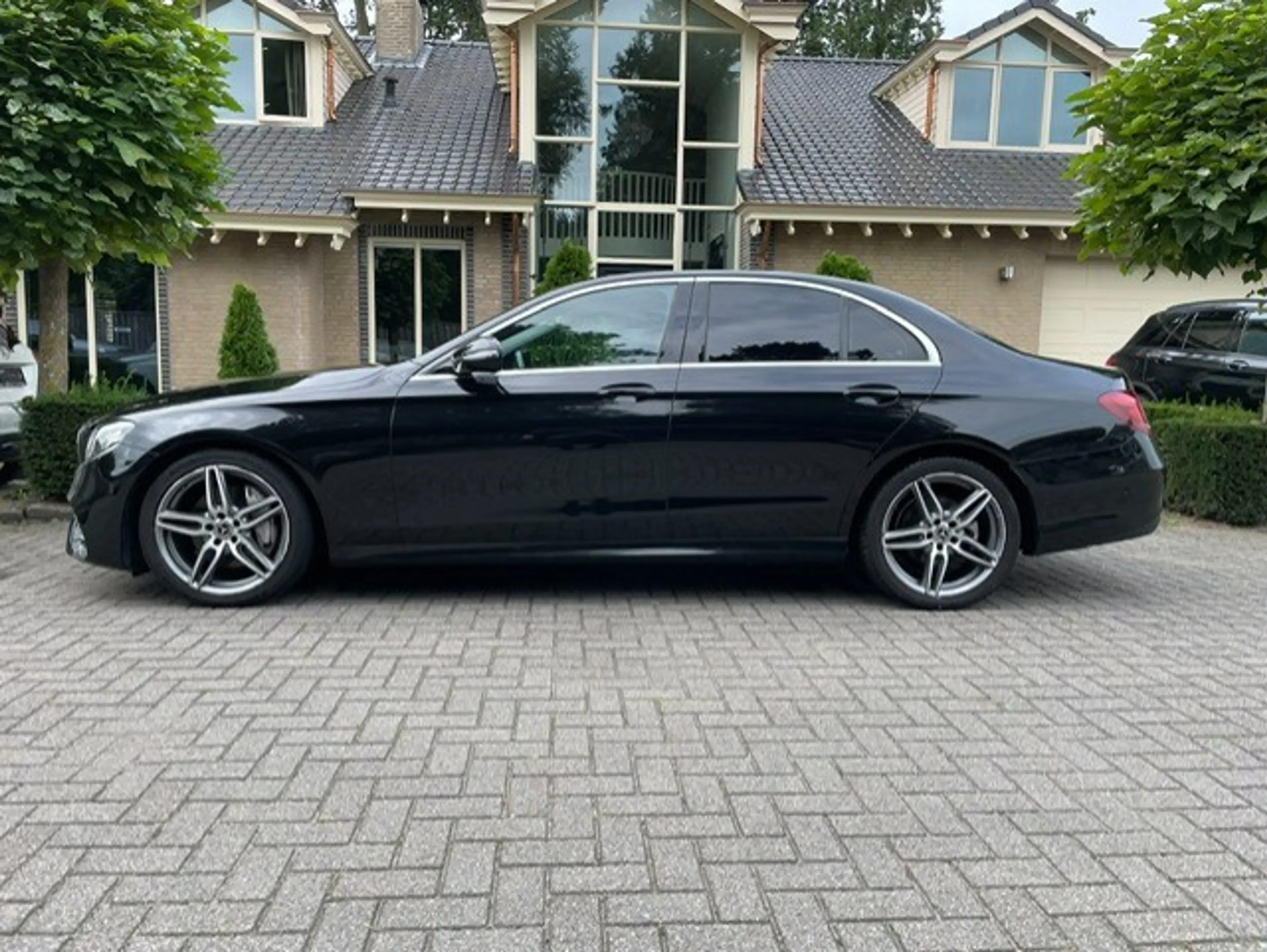 Mercedes-Benz E 200 d AMG LINE NAVI CAMERA LED WIDESCREEN — photo 5