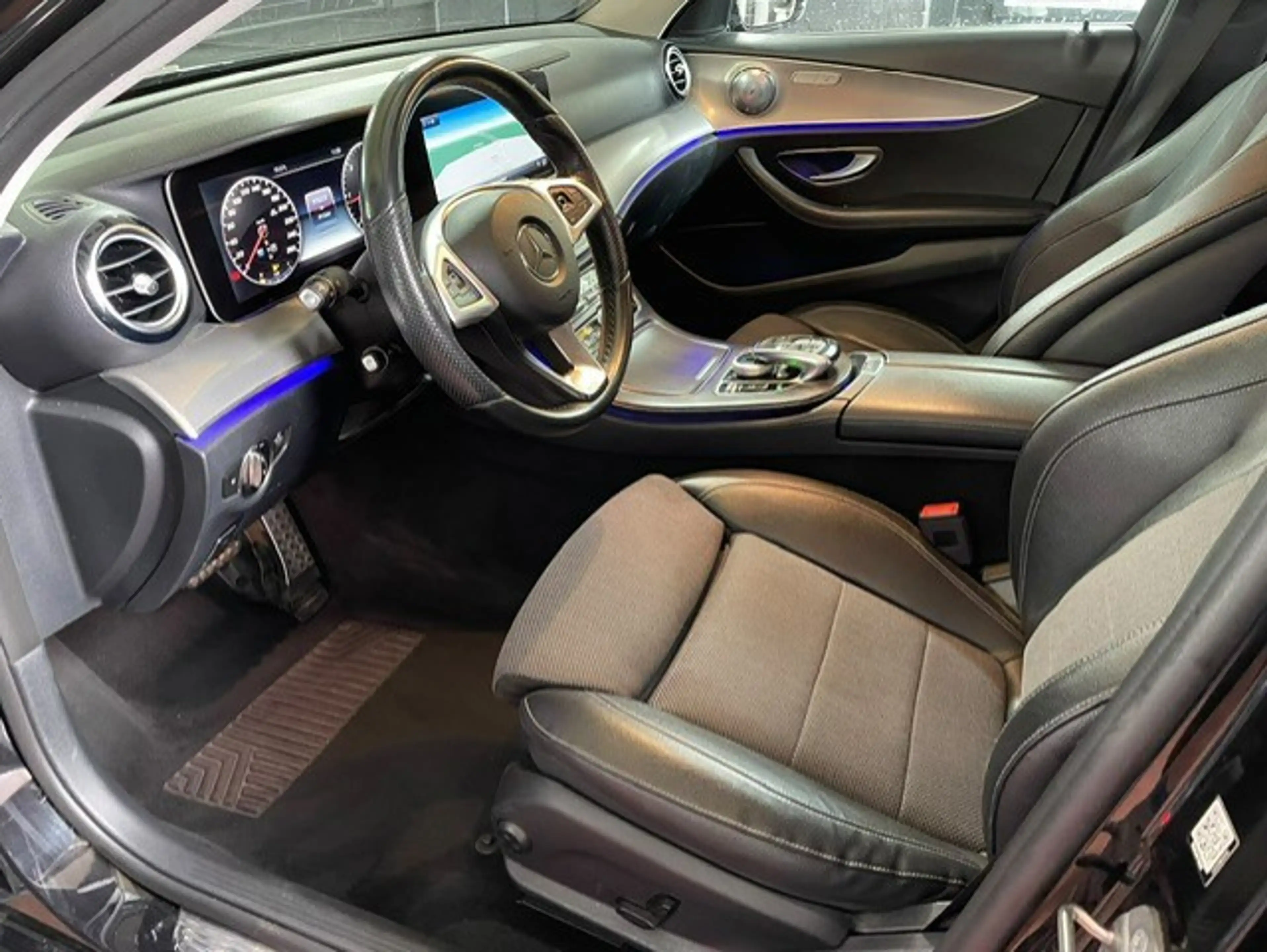 Mercedes-Benz E 200 d AMG LINE NAVI CAMERA LED WIDESCREEN — photo 9