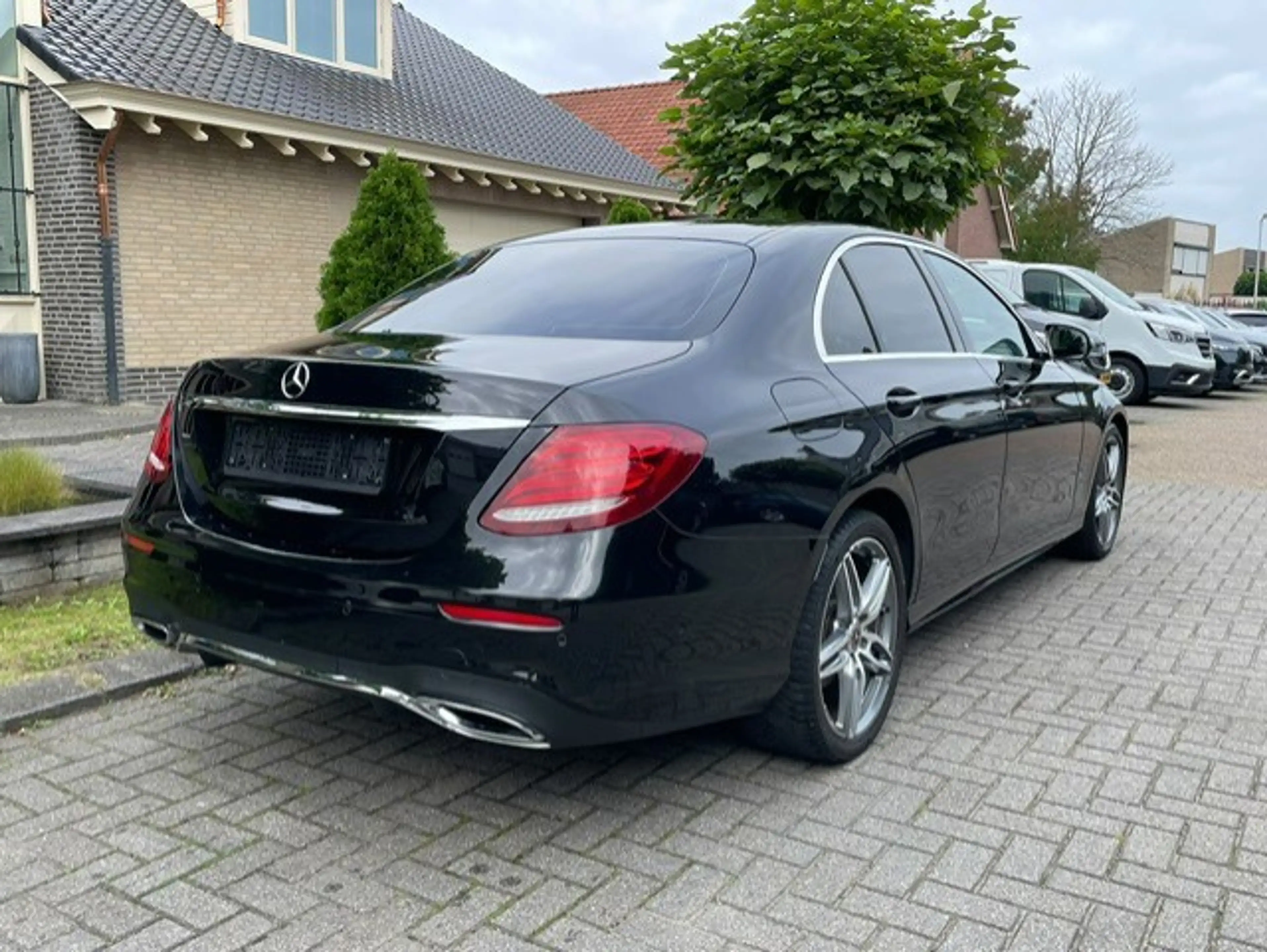 Mercedes-Benz E 200 d AMG LINE NAVI CAMERA LED WIDESCREEN — photo 3