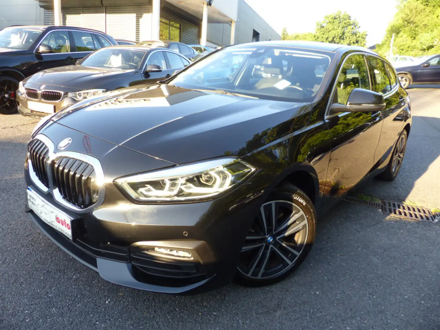 BMW 116 (F40) 116I 109CH BUSINESS DESIGN Noir - 1