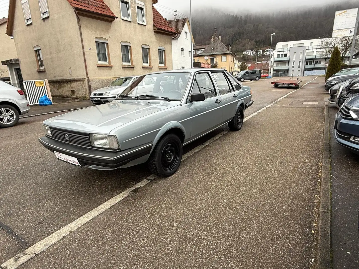 Volkswagen Santana 1.6 LX Blau - 1