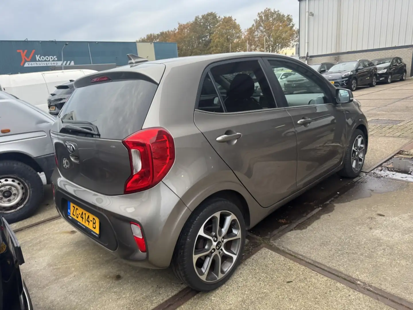 Kia Picanto 1.0 CVVT Design Ed. Gris - 2