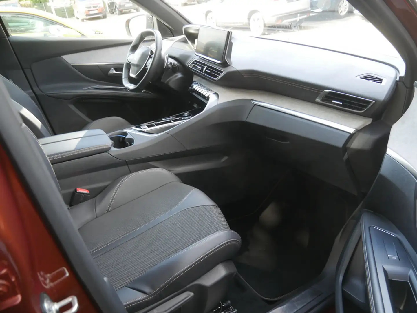 Peugeot 5008 GT 1.2 PureTech 130 EAT8 LED 7-SITZER Brun - 2