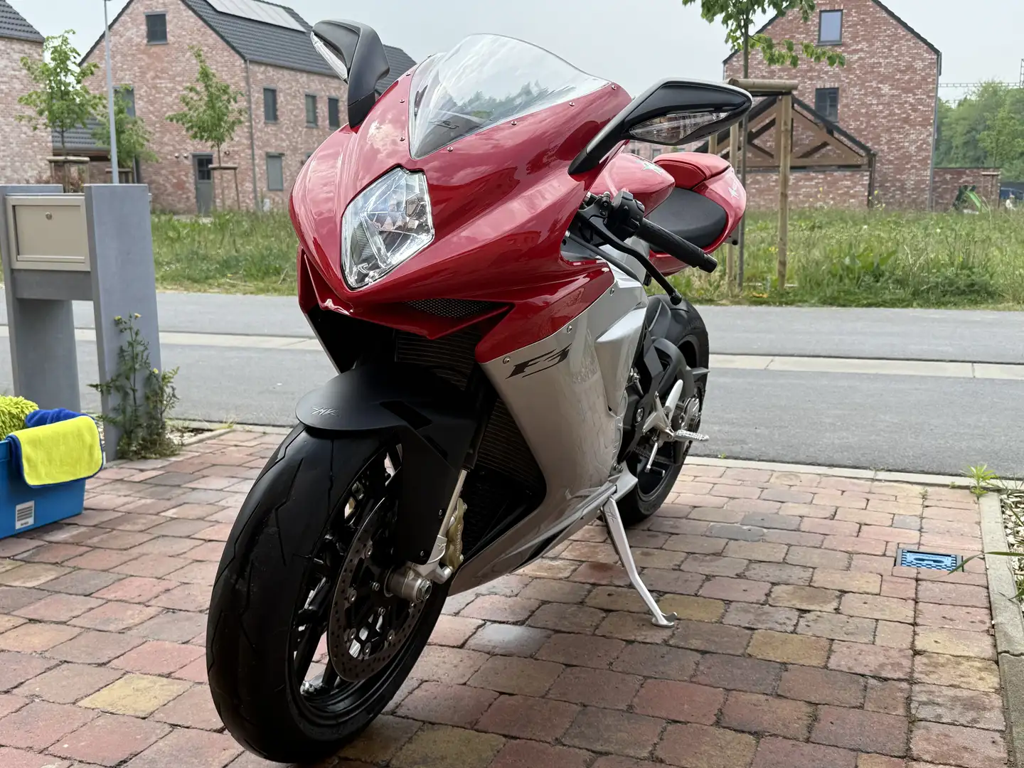 MV Agusta F3 675 , phare led, optimiseur , béquille de stand Rouge - 1