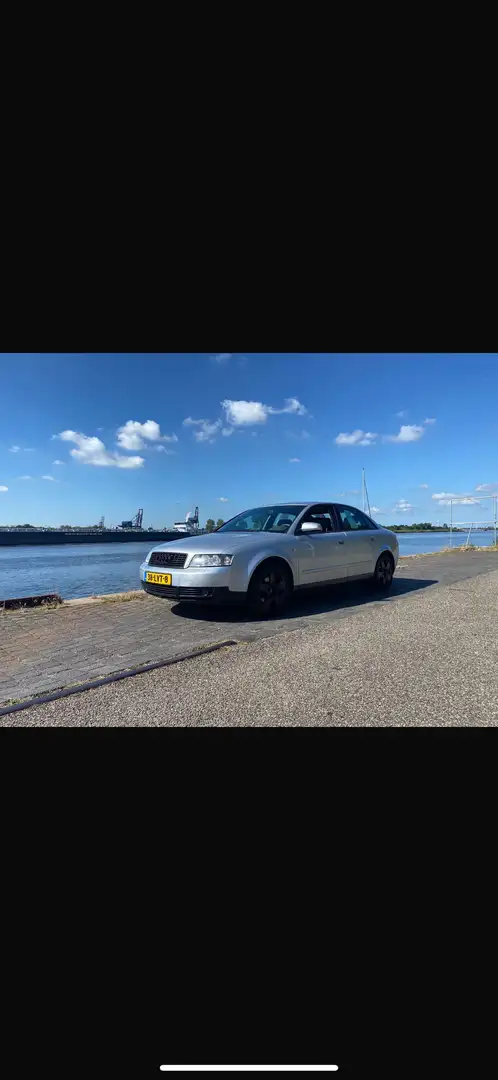 Audi A4 2.0 Exclusive Grijs - 1