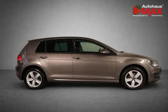 Volkswagen Golf view 7