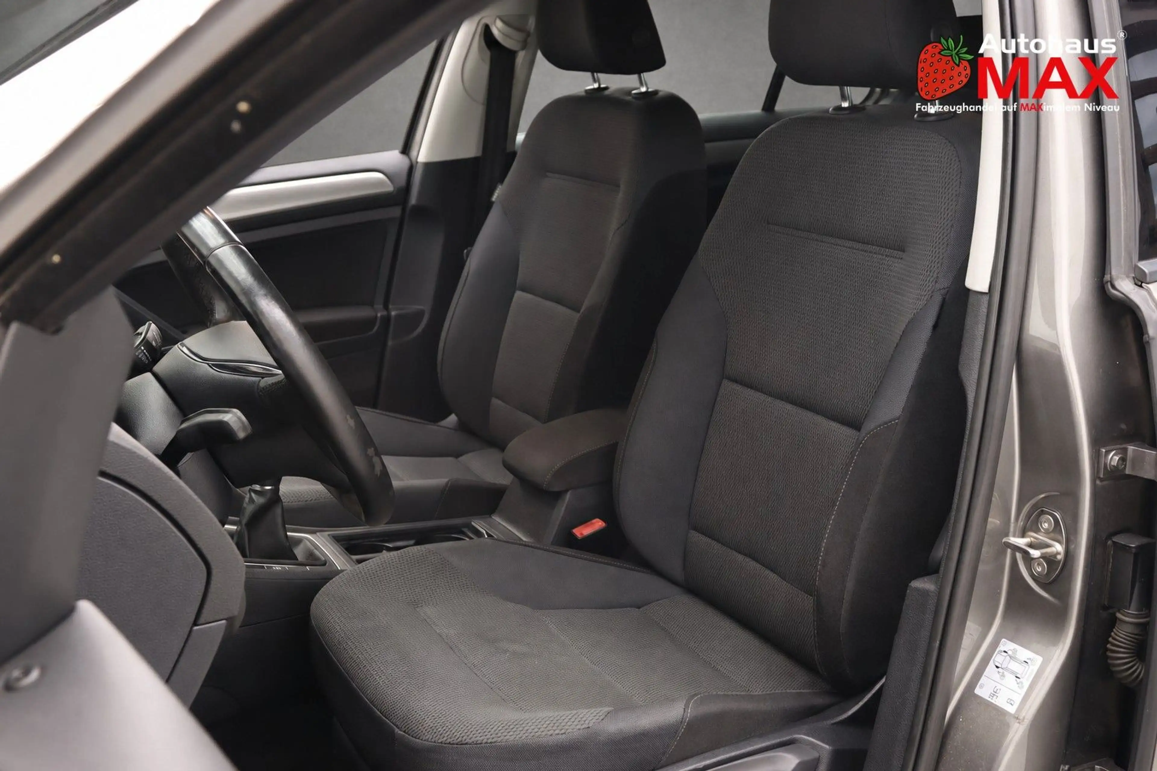 Volkswagen Golf VII Lim. Comfortline BMT~MFL~PDC~SZH — photo 13