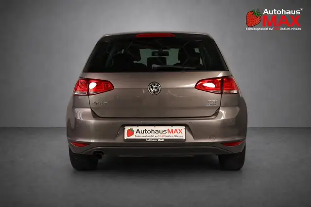 Volkswagen Golf view 5