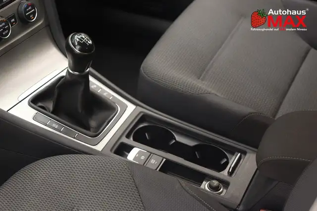 Volkswagen Golf view 12