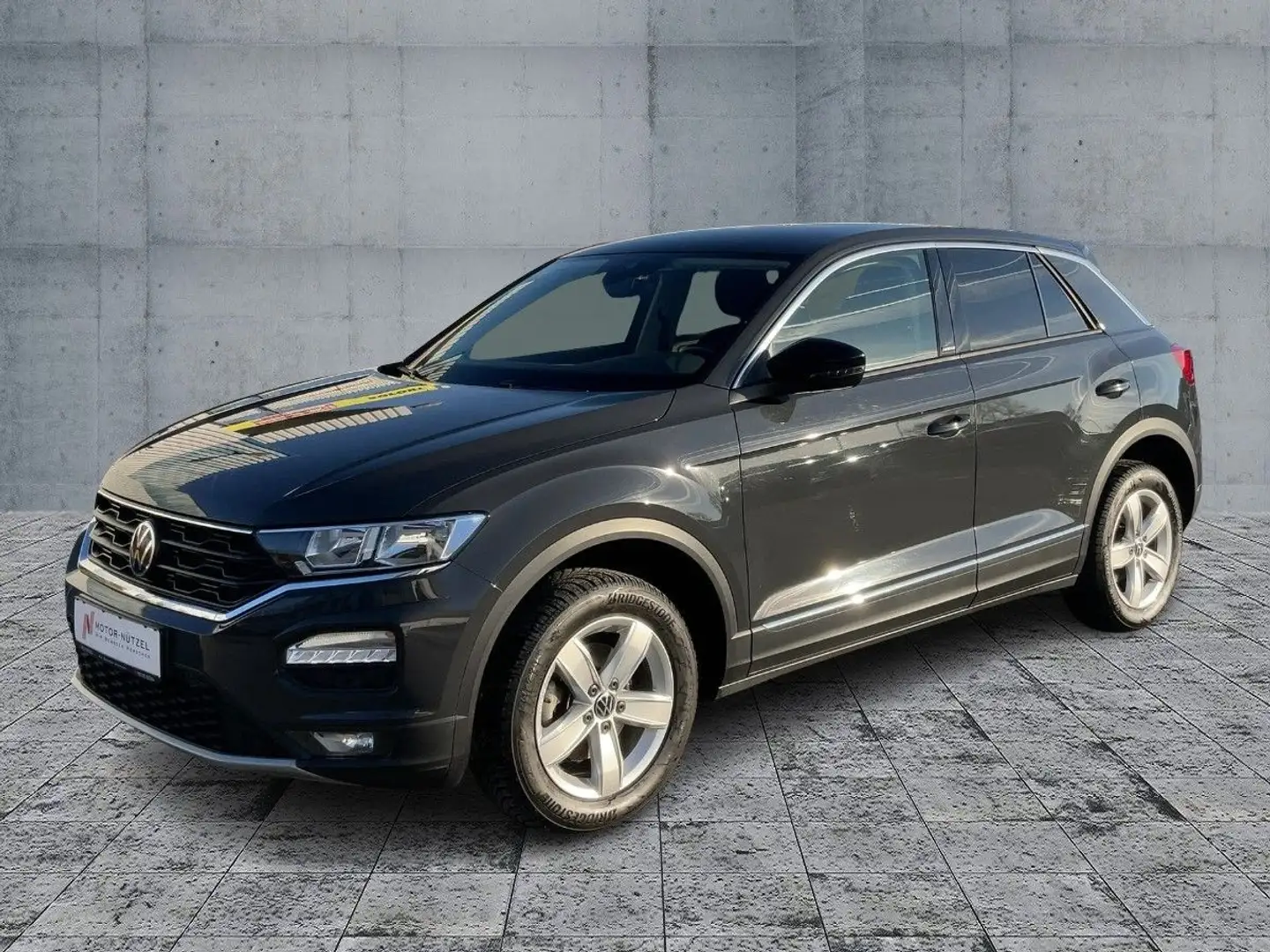 Volkswagen T-Roc 2.0 TDI UNITED NAVI+2xPDC+SHZ+APP+DAB+MFL Grau - 2