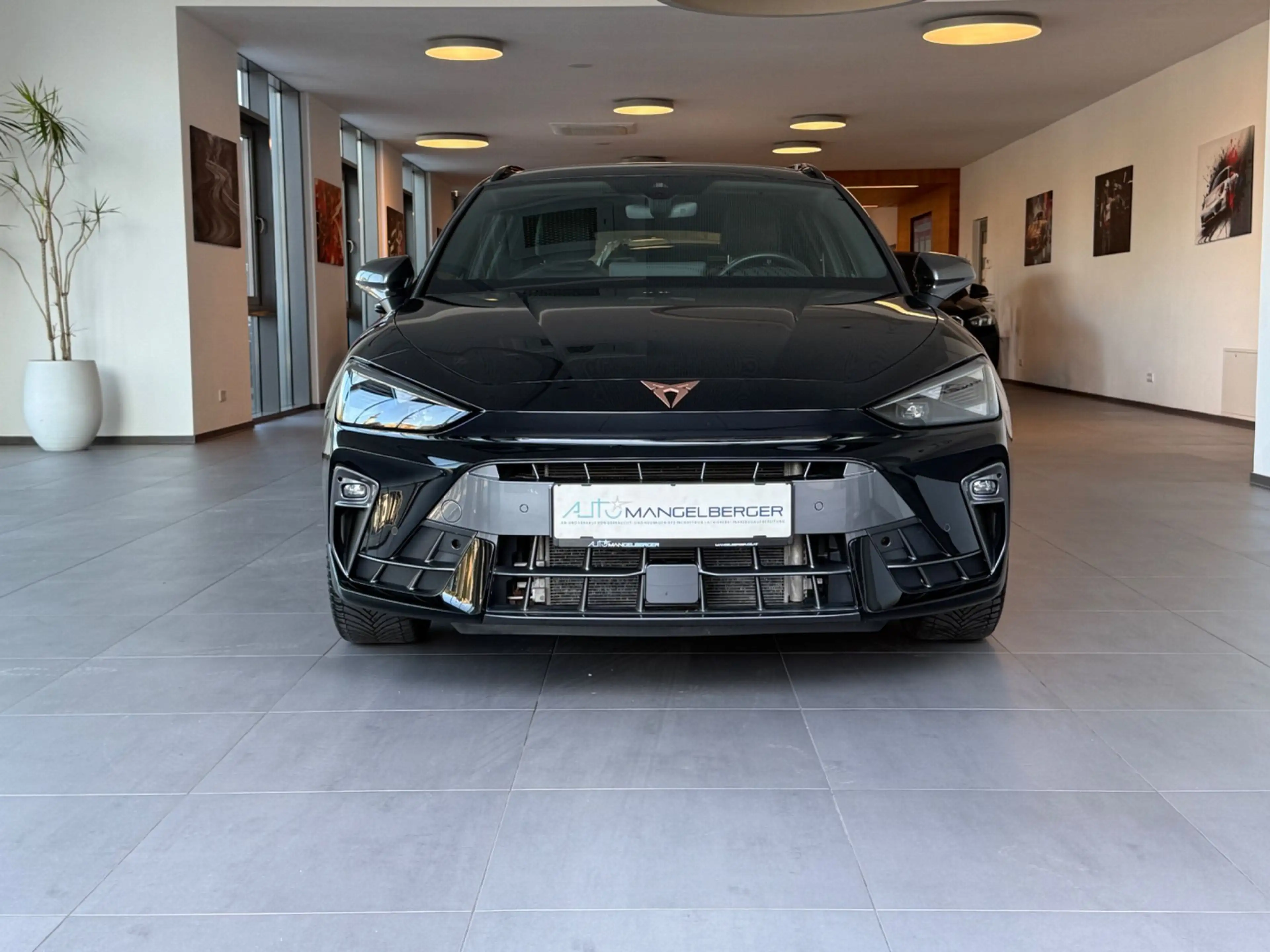CUPRA Leon 1.5 eTSI — photo 2