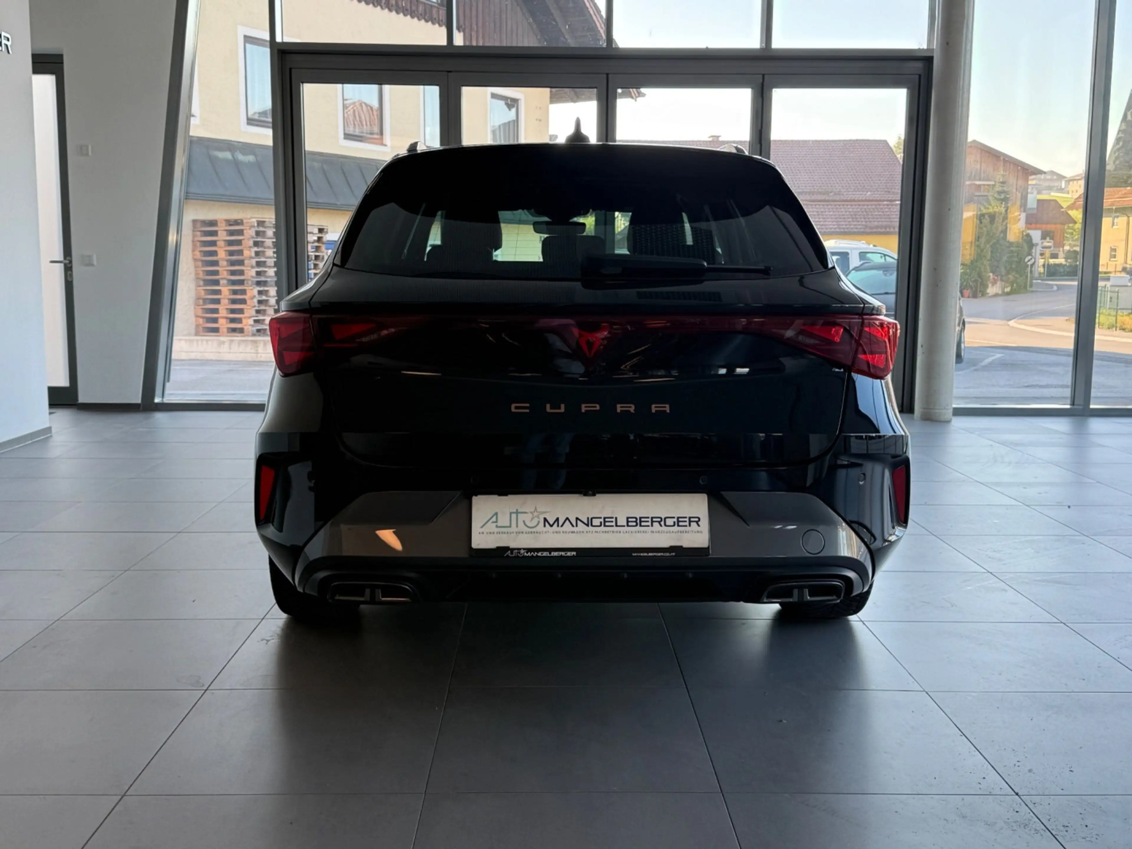 CUPRA Leon 1.5 eTSI — photo 4