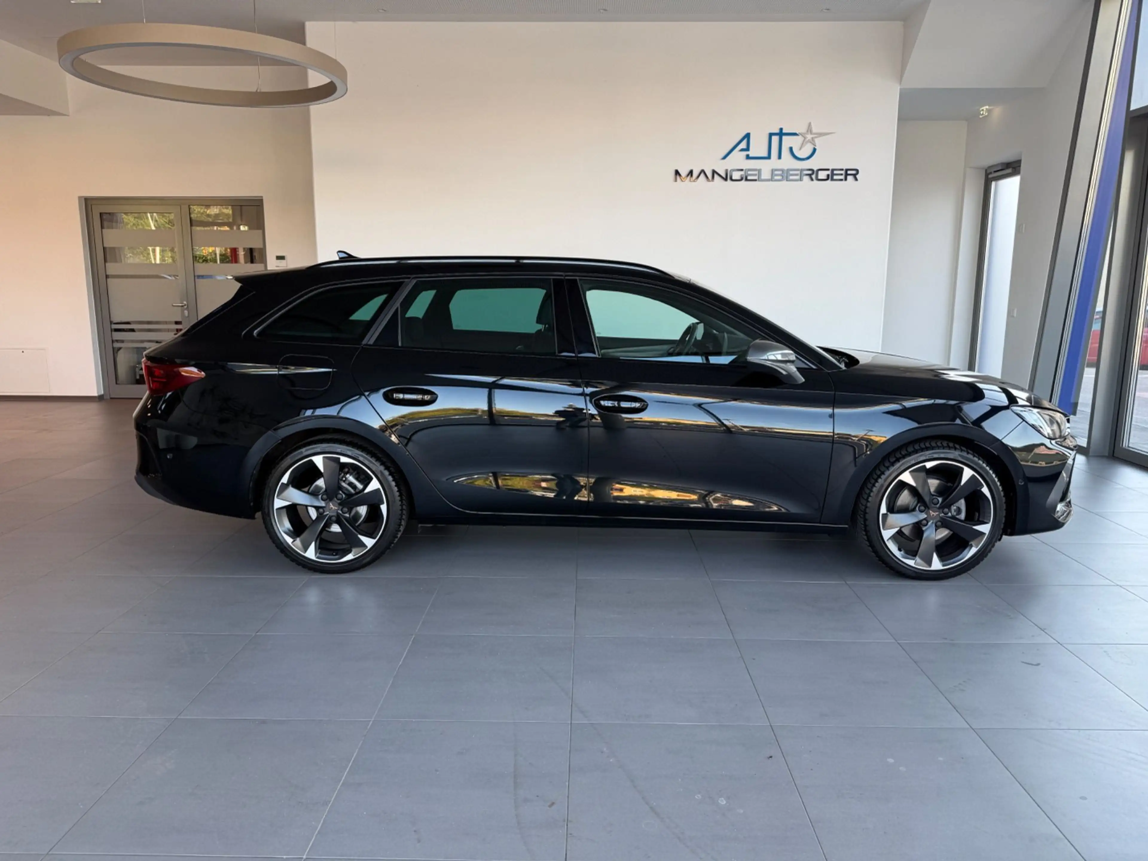 CUPRA Leon 1.5 eTSI — photo 7