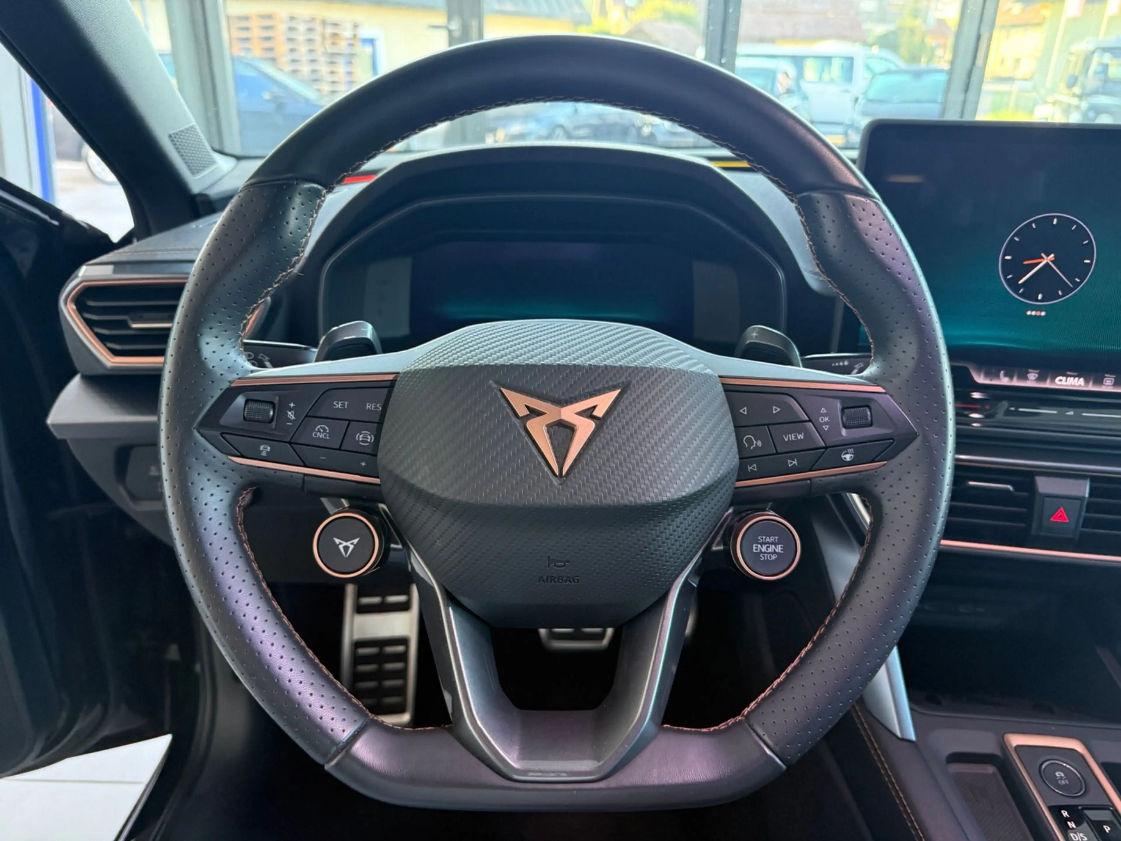 CUPRA Leon 1.5 eTSI — photo 11