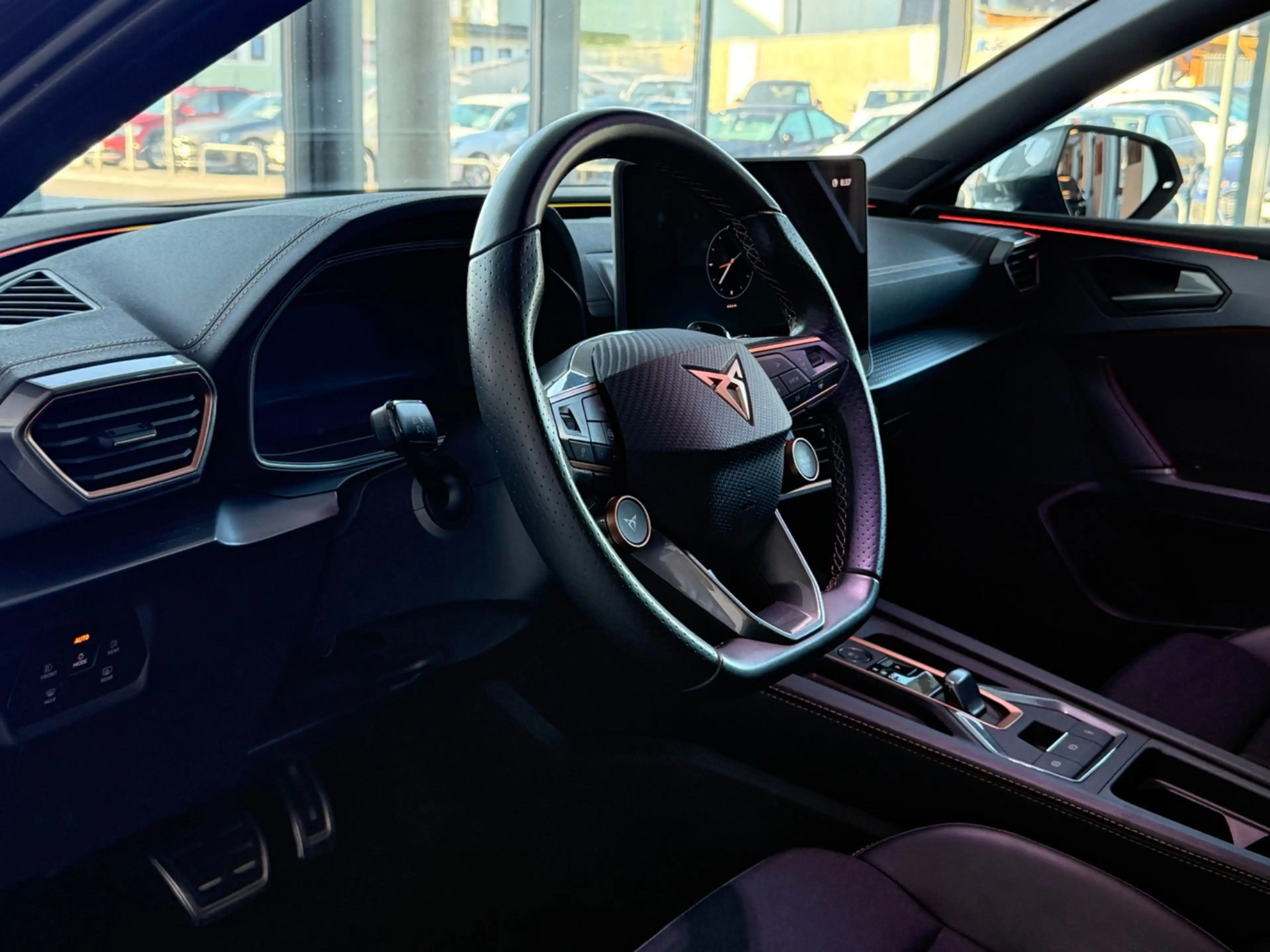 CUPRA Leon 1.5 eTSI — photo 9