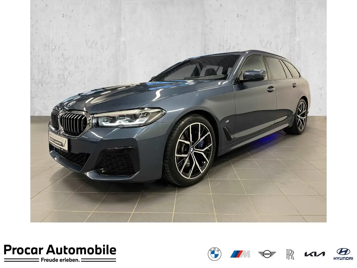 BMW 540 i xDrive Touring M Sport PANO RFK NAVI LED PDC V+H Blau - 1