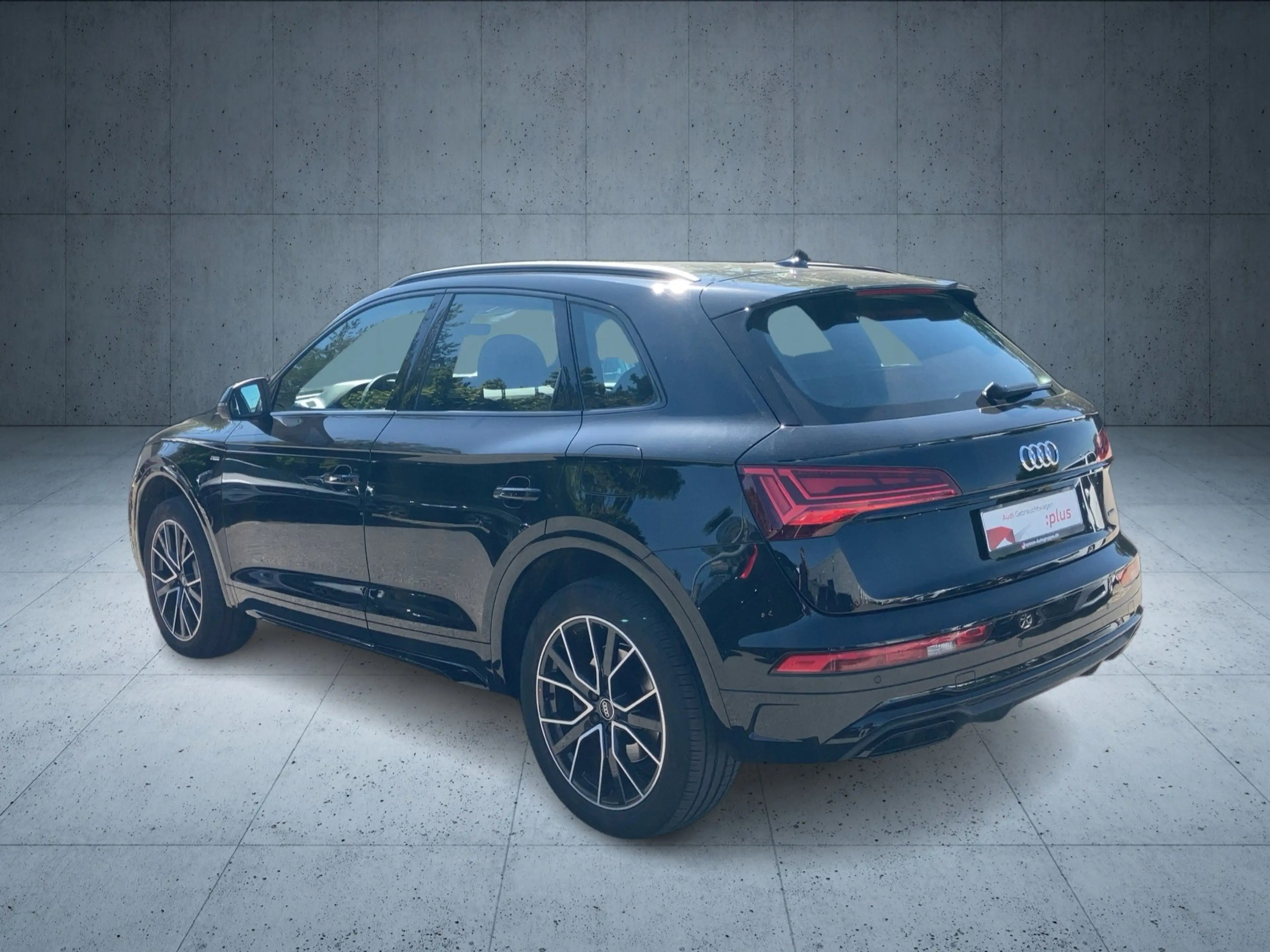 Audi Q5 TFSI e S line S line 50 TFSI e quattro 220(299) S — photo 4