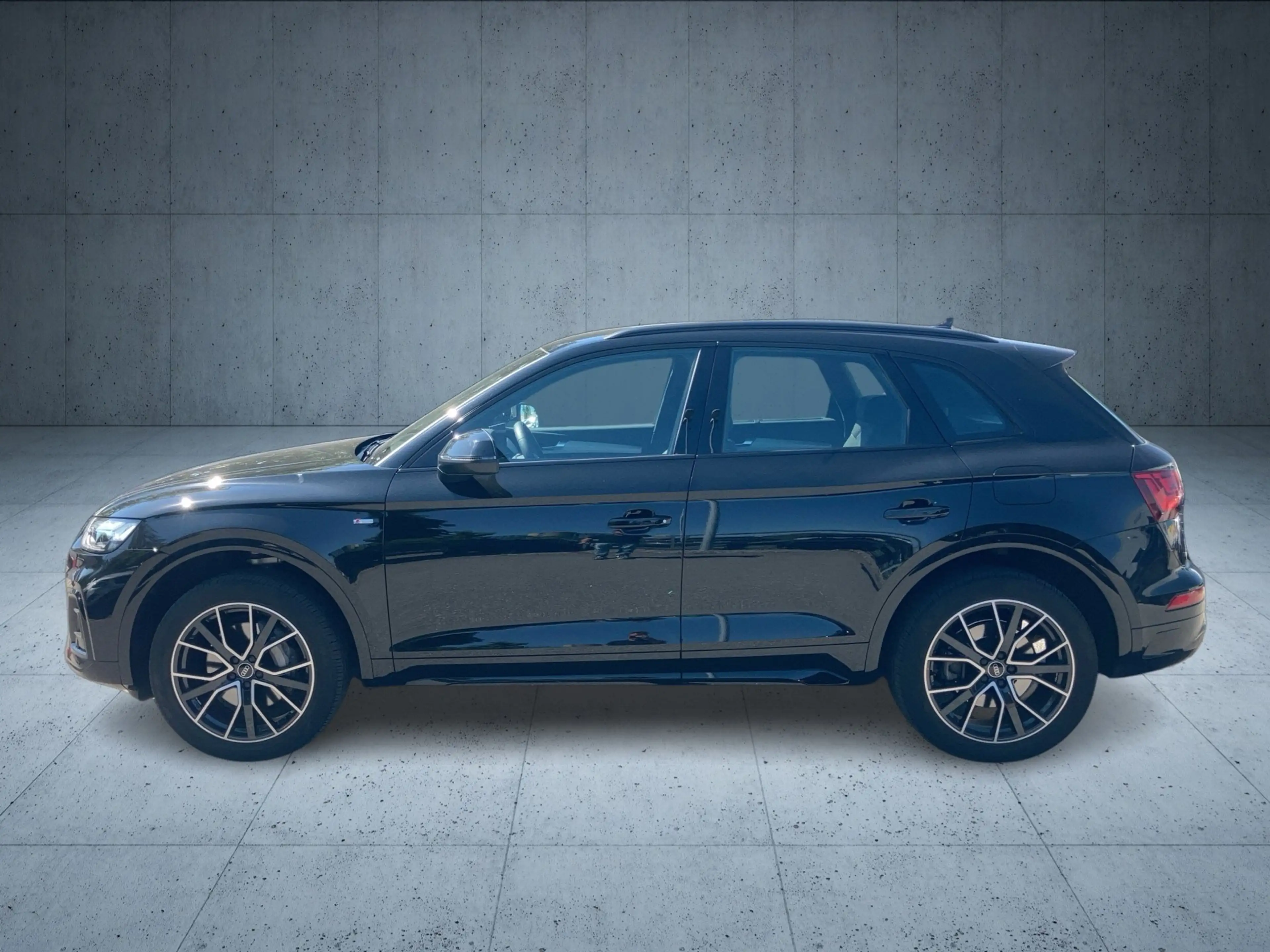 Audi Q5 TFSI e S line S line 50 TFSI e quattro 220(299) S — photo 3