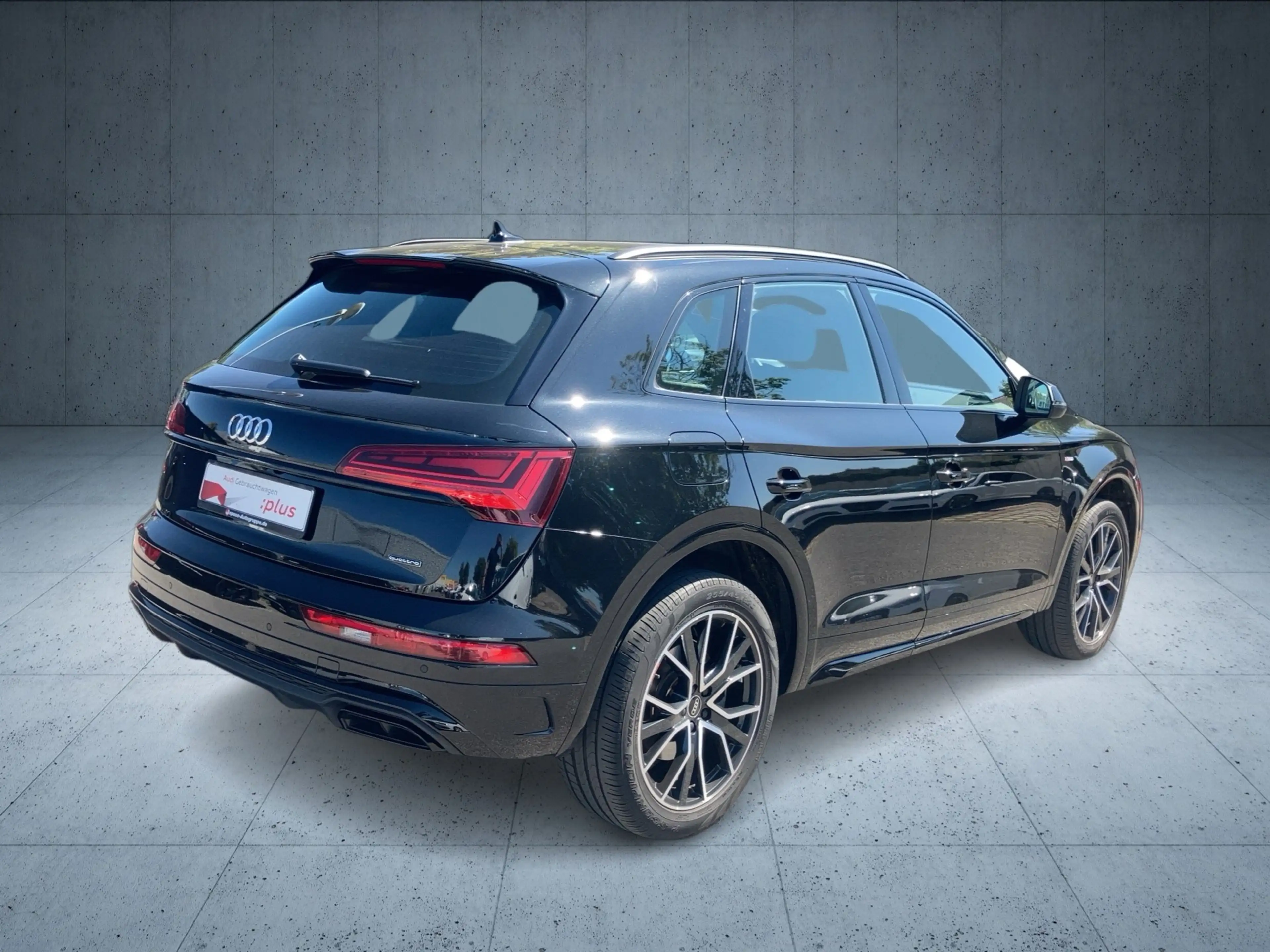 Audi Q5 TFSI e S line S line 50 TFSI e quattro 220(299) S — photo 6
