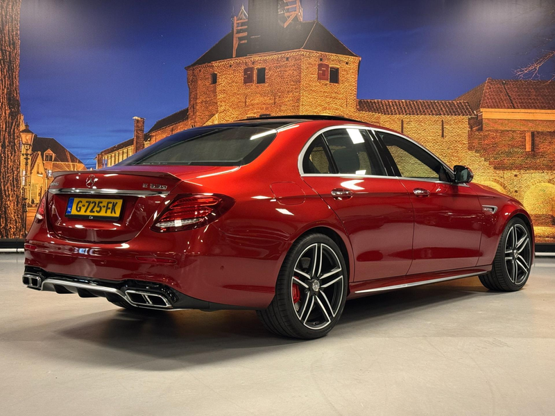 Mercedes-Benz E 63 AMG S 4Matic Premium+ Full Options — photo 2