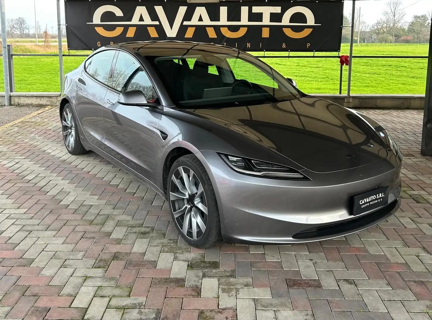 Tesla Model 3 rwd - 1