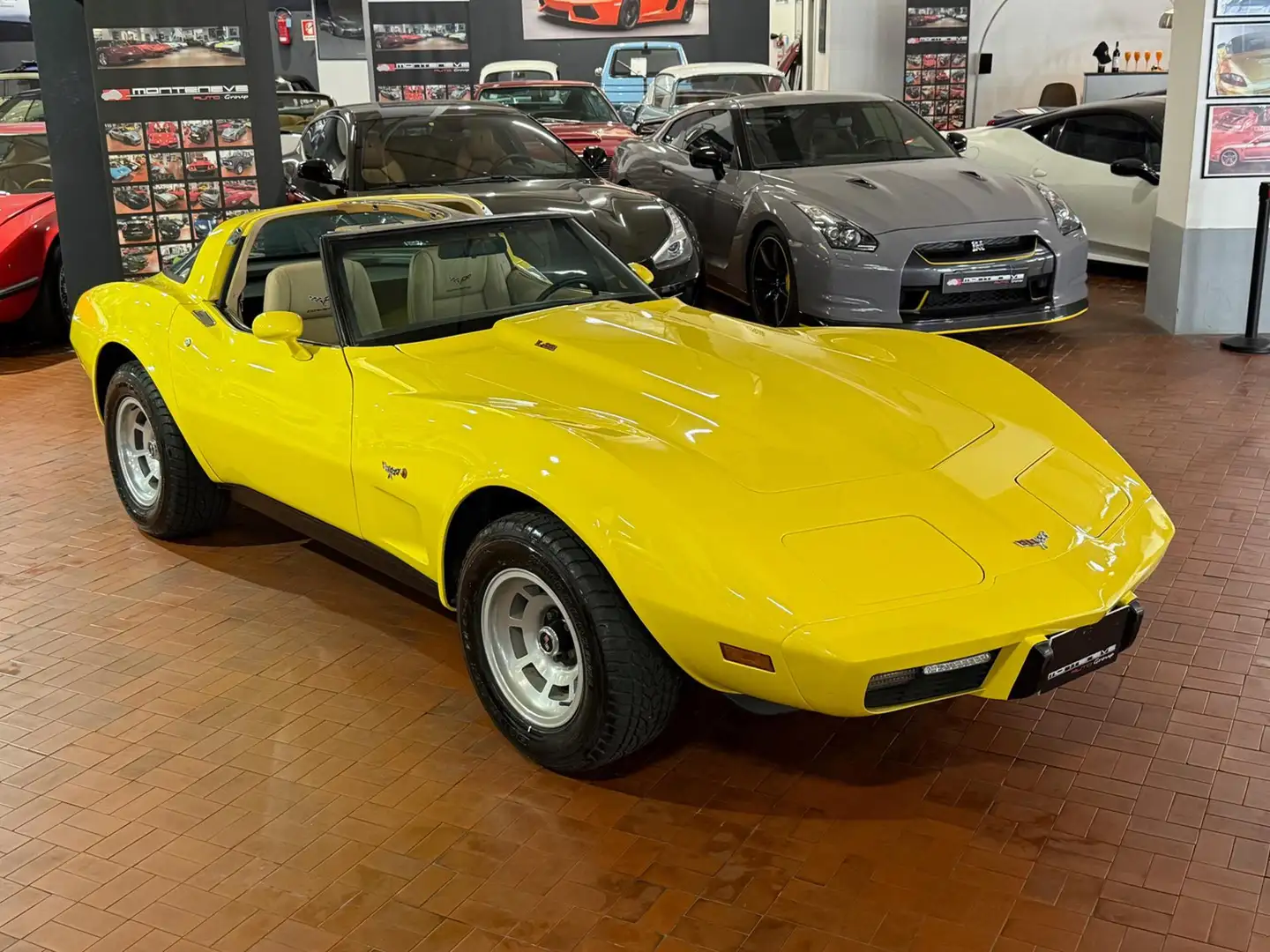 Chevrolet Corvette C3 L82 - "Mako Shark" Giallo - 1