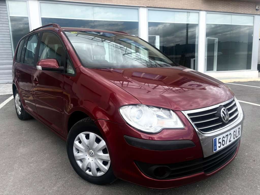 Volkswagen Touran 1.9TDI Advance 105 - foto 1