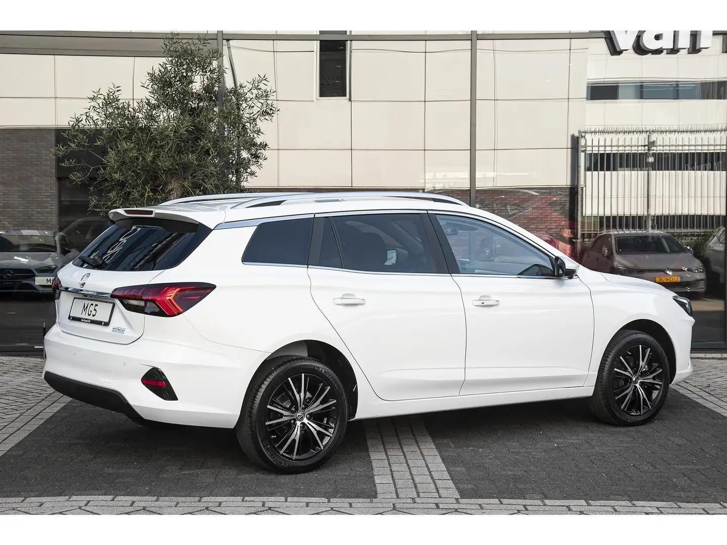 MG MG5 Electric Standard Range Luxury 50 kWh | Profiteer - 2