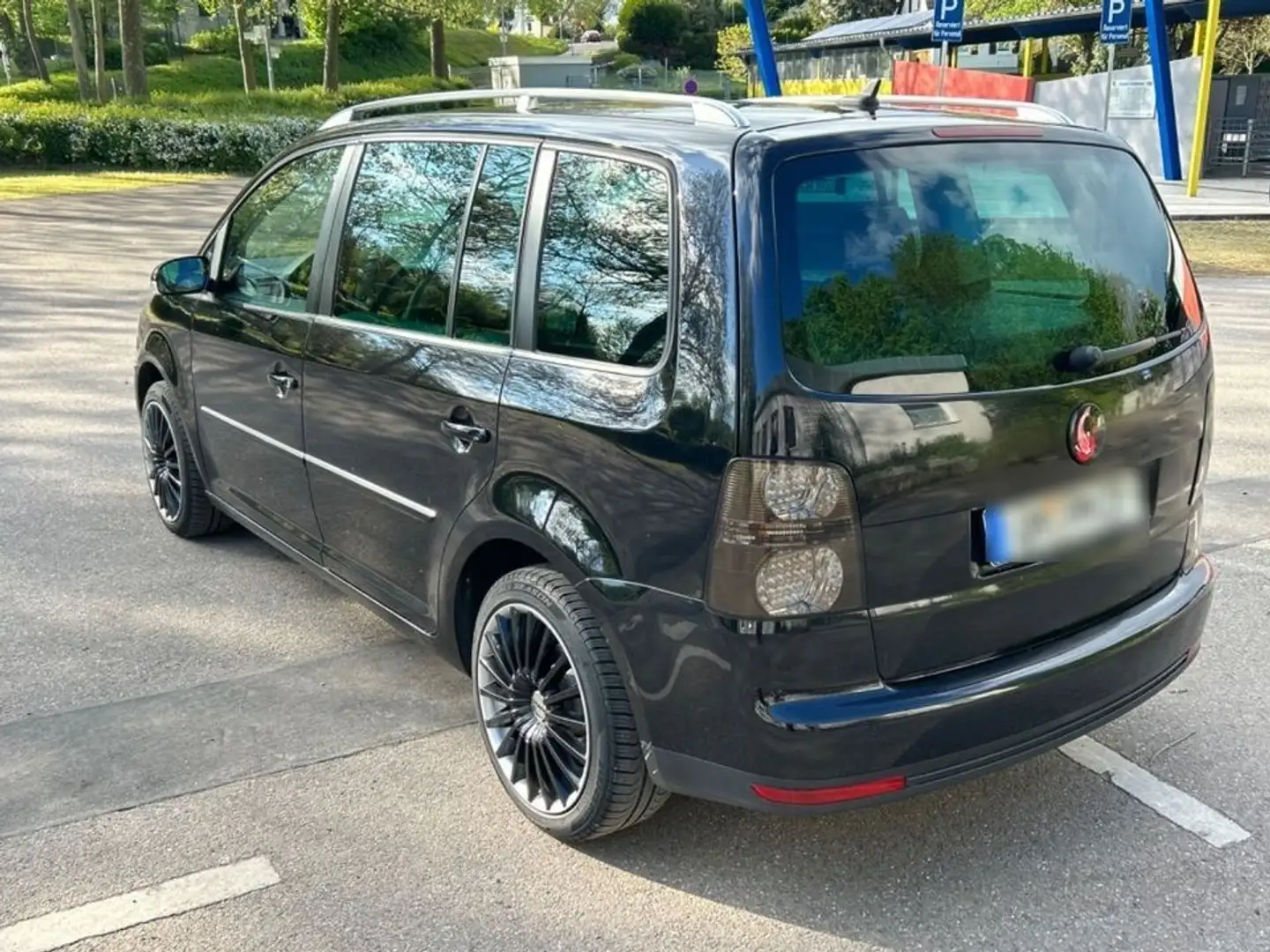 Volkswagen Touran 2.0 TDI DPF Highline - 2