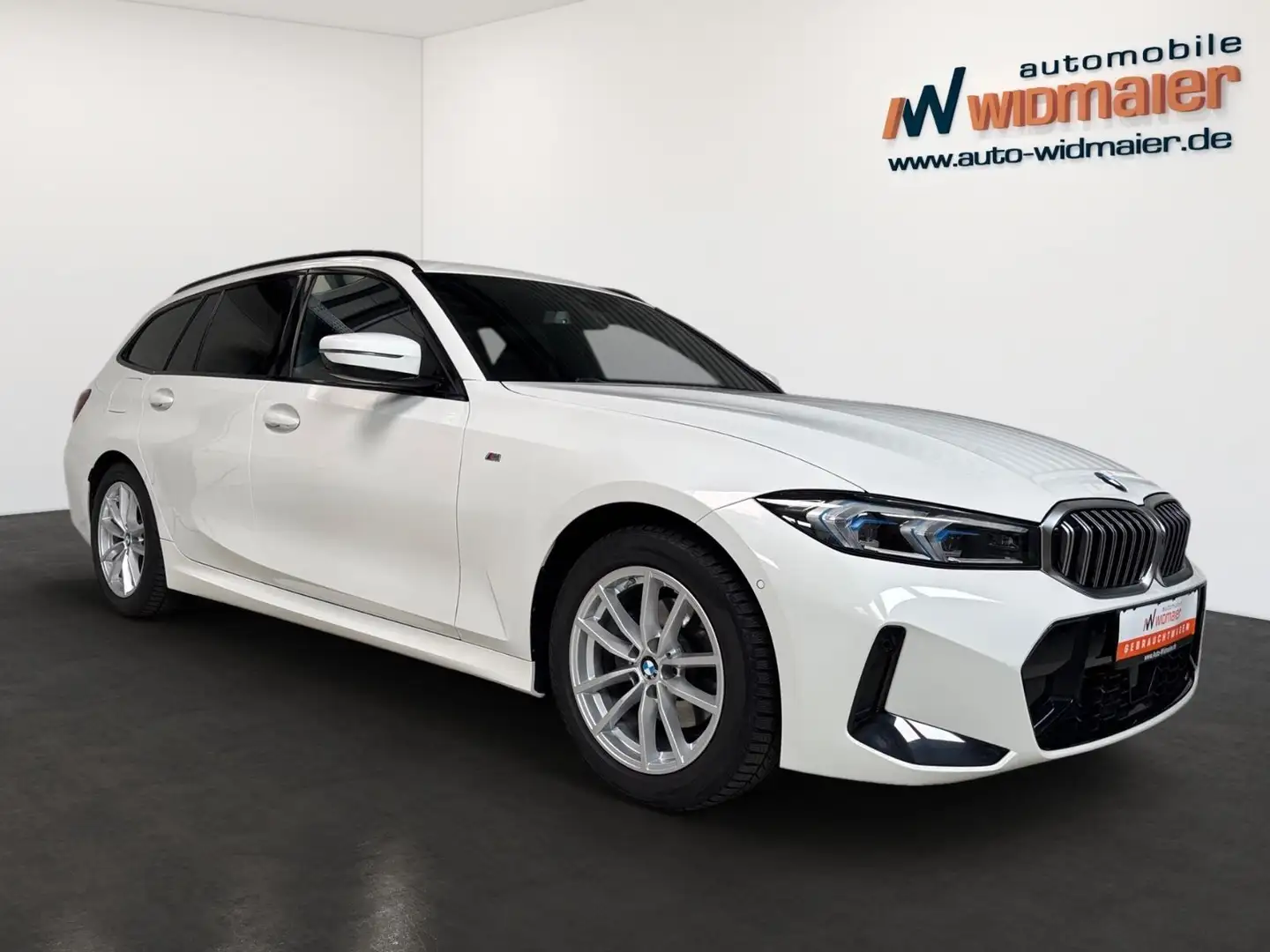BMW 320 i Touring Sportautomatic - LCI2 / HeadUp/17LM Bianco - 2