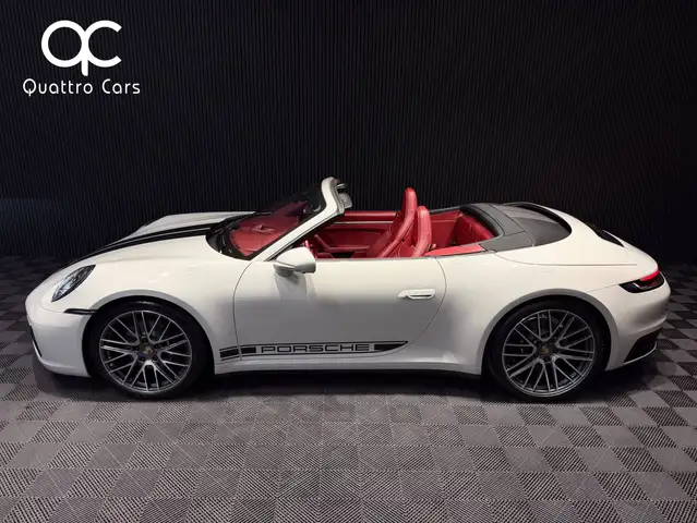 Porsche 911 view 4