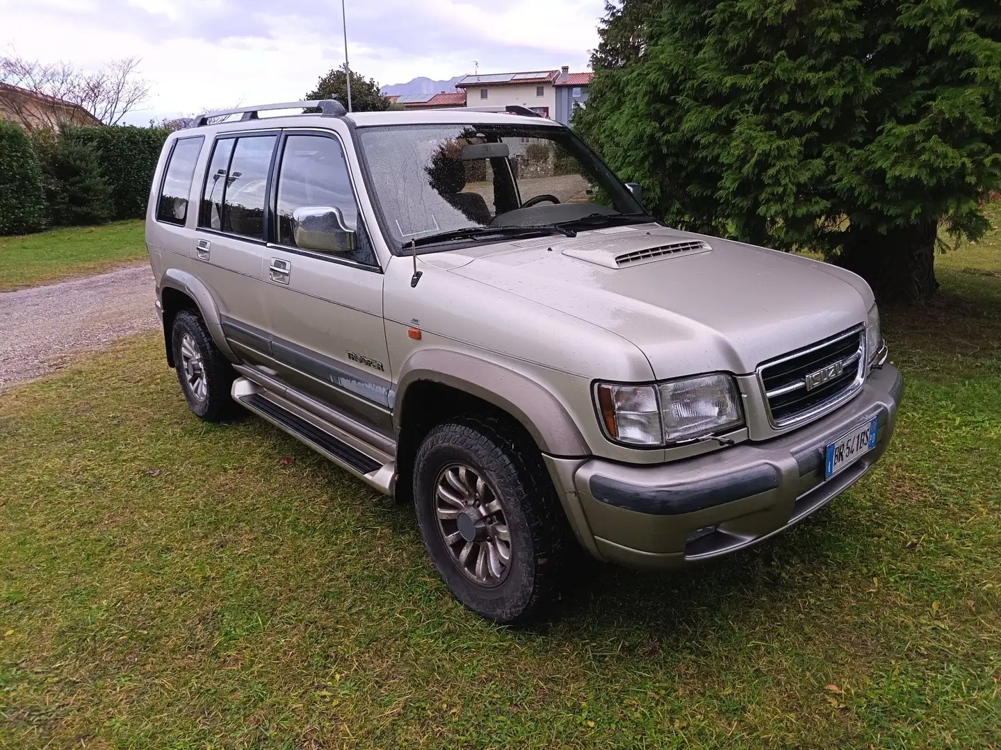 Isuzu Trooper Wagon 3.0 LS Tod auto - 2