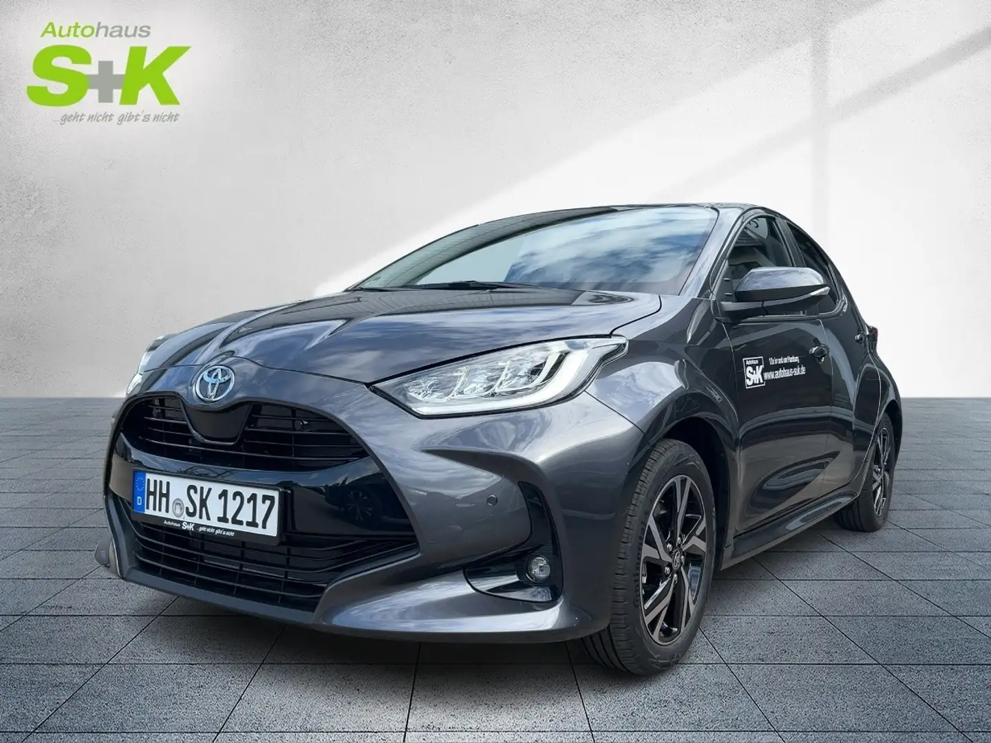Toyota Yaris Teamplayer 1,5L Hybrid 116 PS Grau - 1