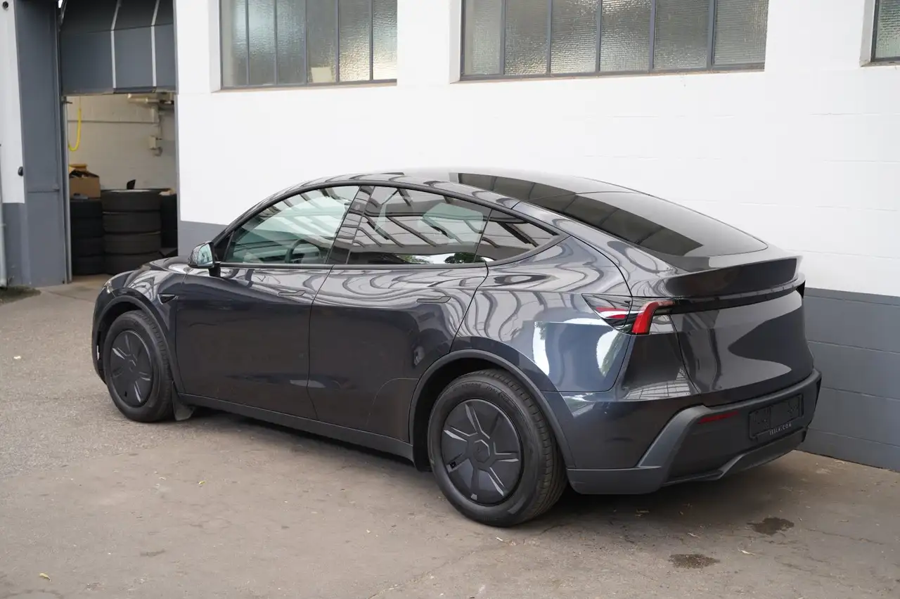 Tesla Model Y Hinterradantrieb *AHK*FSD*, миниатюра 7