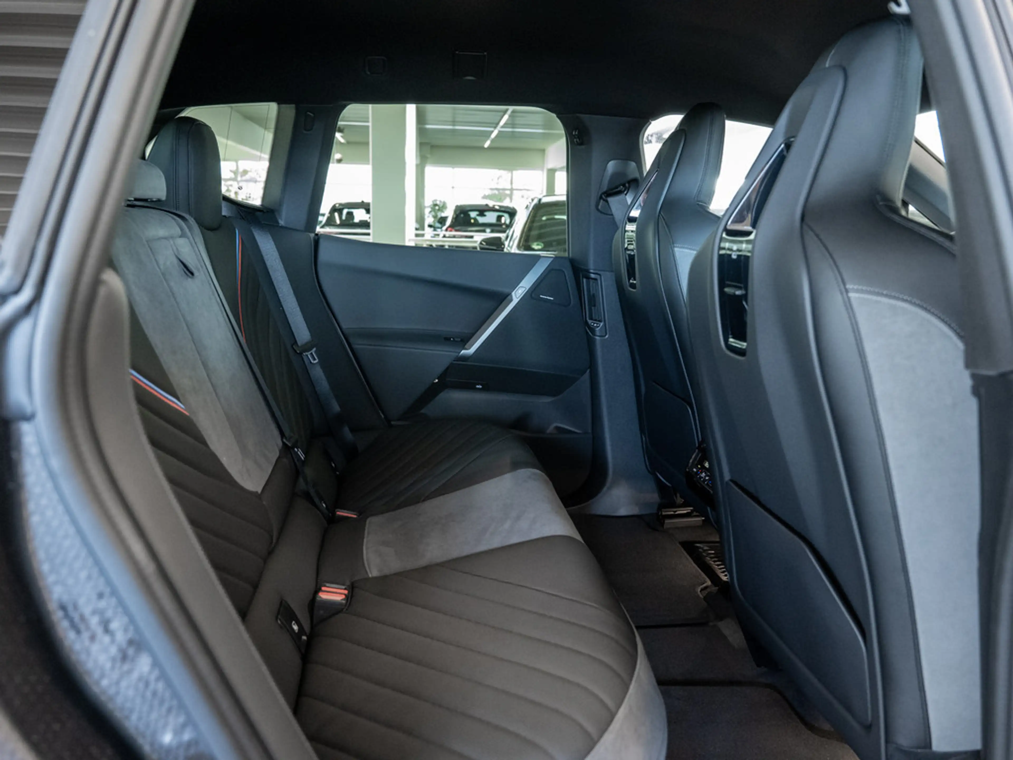 BMW iX xDrive45 M Sport FACEL. 360° LED ACC AHK — photo 9
